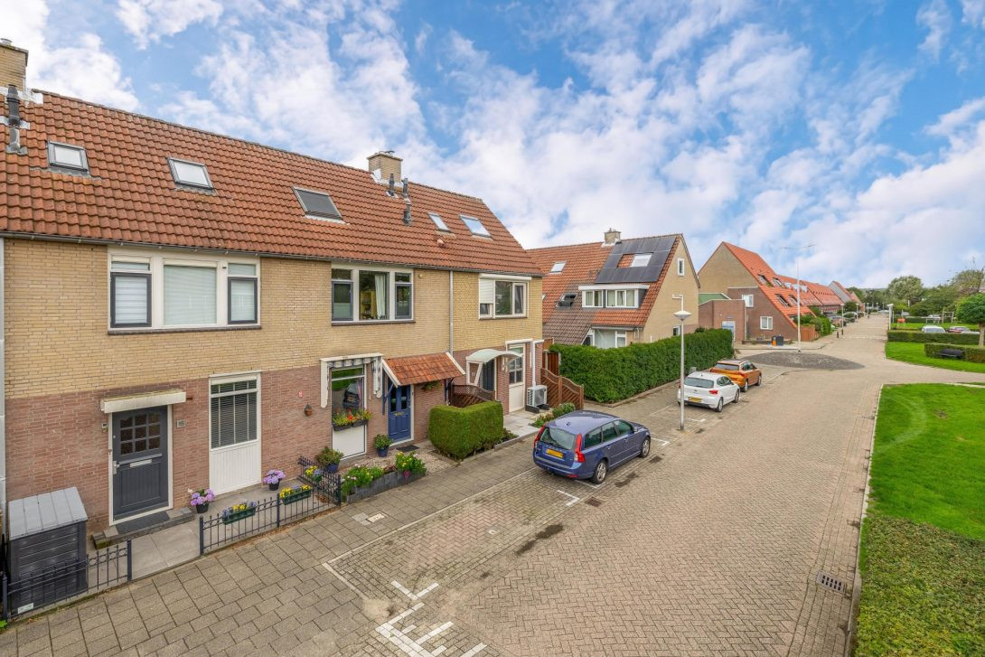Tussenwoning te koop: Nachtwaker 17, Rhoon