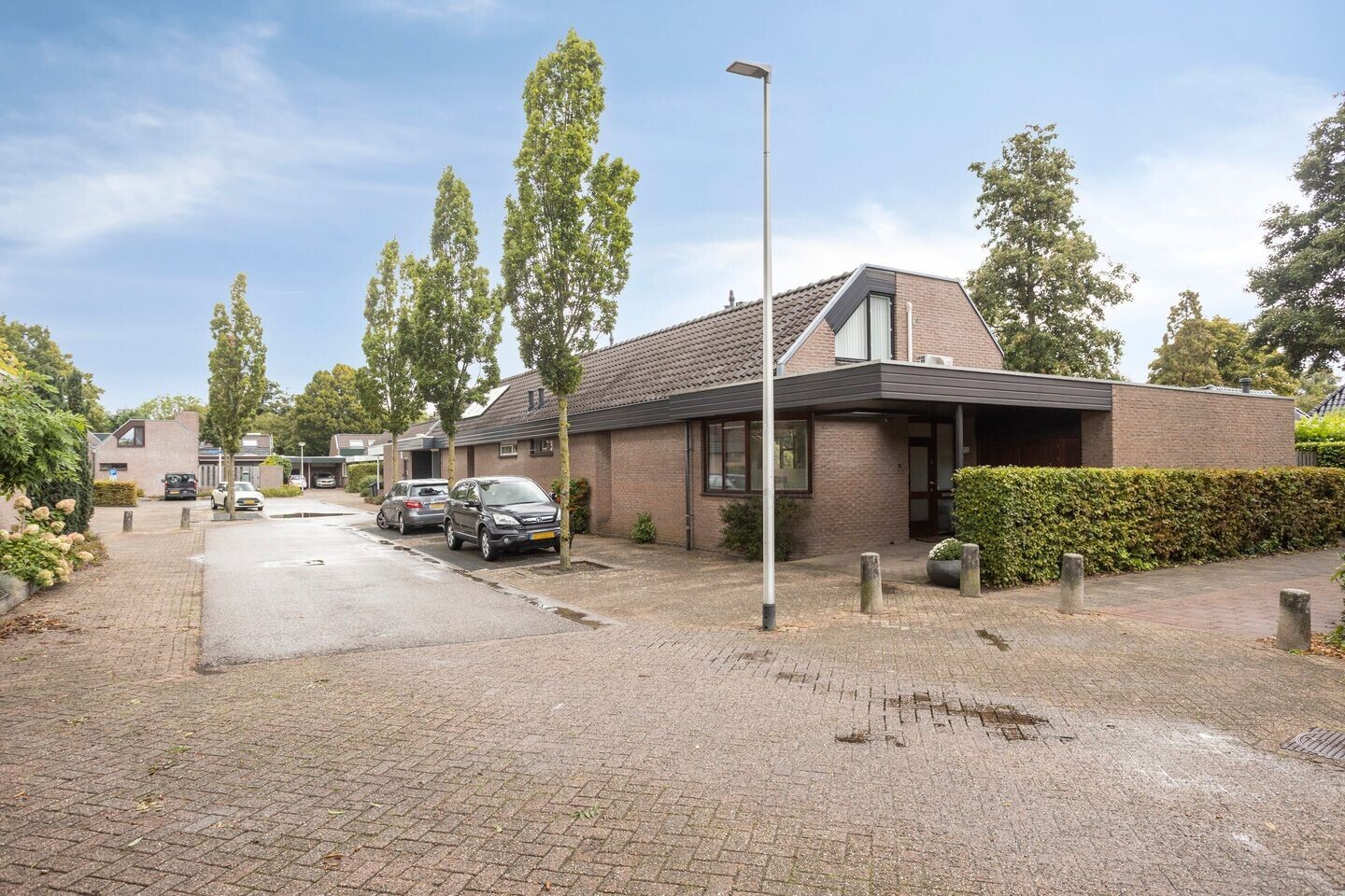 Hoekwoning te koop: van Beethovenlaan 10, Rhoon