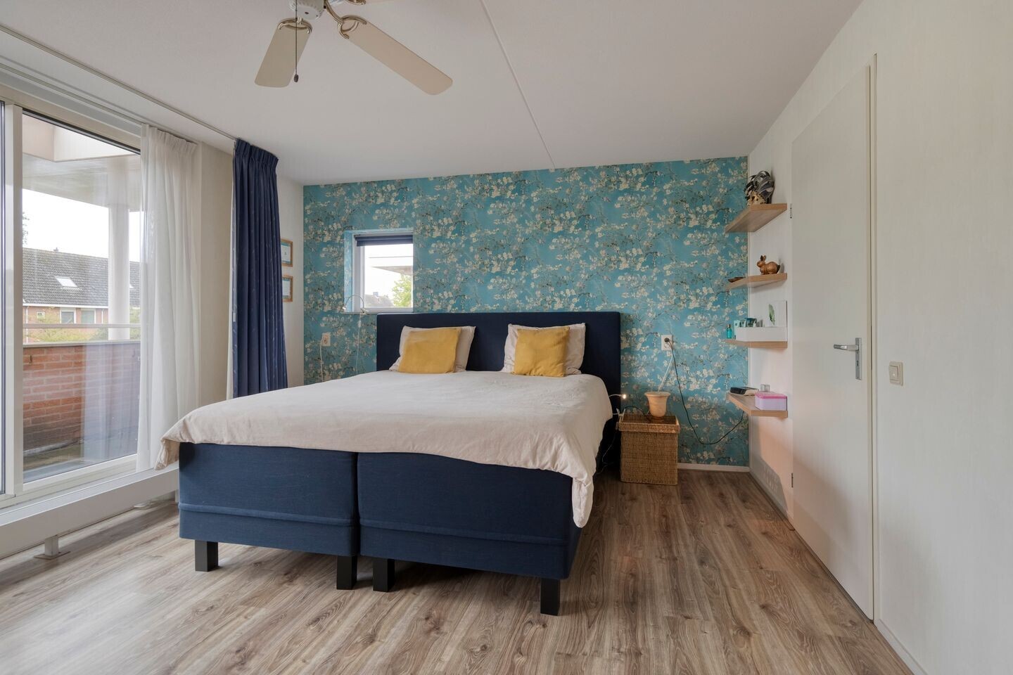 Tussenwoning te koop: Amberhof 27, Rhoon
