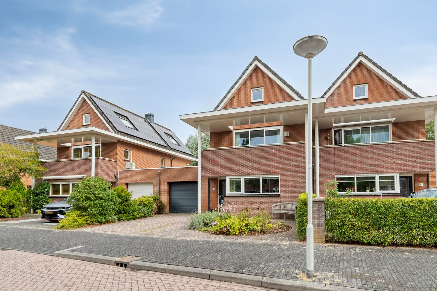 Tussenwoning te koop: Amberhof 27, Rhoon