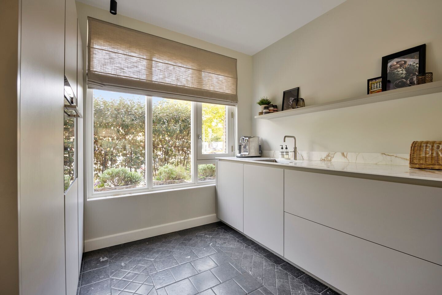 Tussenwoning te koop: Hof van Portland 7, Rhoon