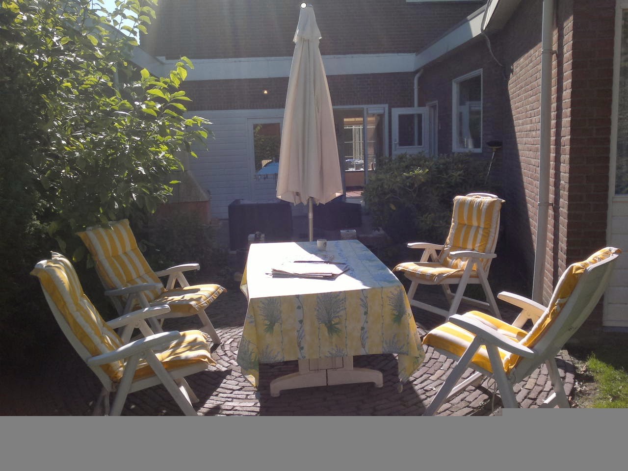 Twee-onder-één-kap te koop: Emmastraat 7, Poortugaal