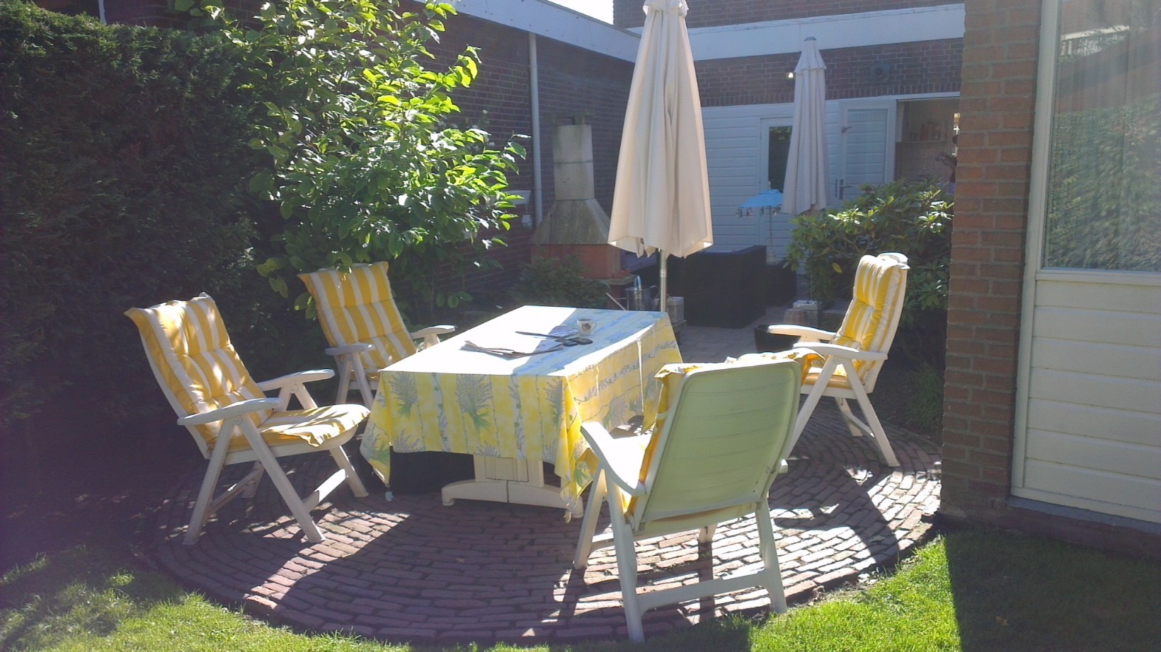 Twee-onder-één-kap te koop: Emmastraat 7, Poortugaal