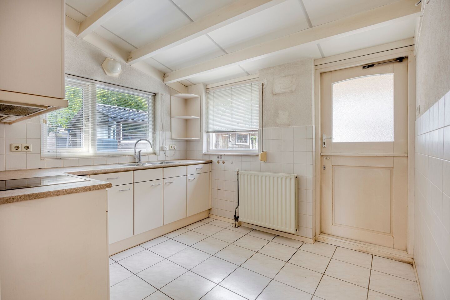 Twee-onder-één-kap te koop: Kerkstraat 45, Poortugaal