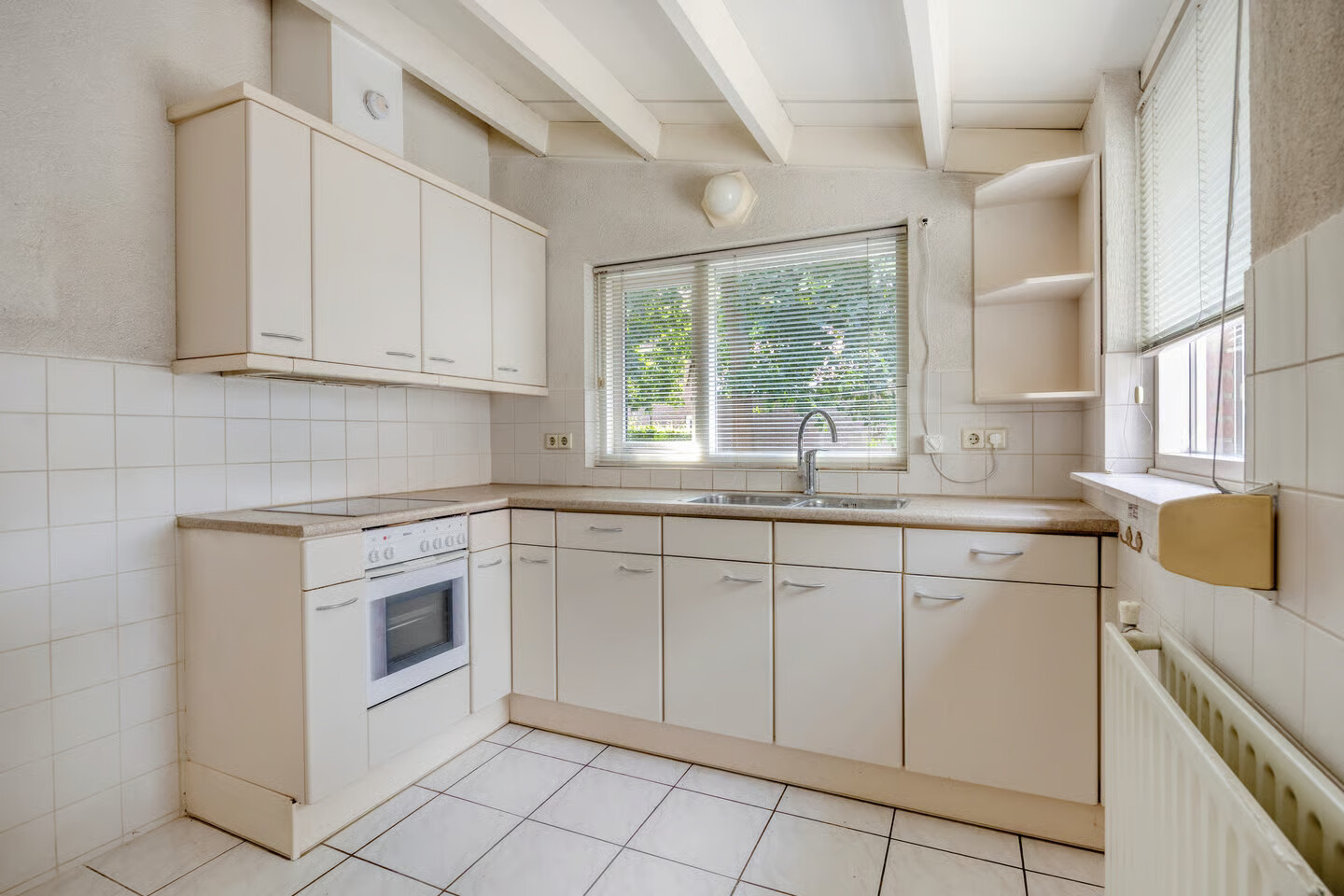 Twee-onder-één-kap te koop: Kerkstraat 45, Poortugaal