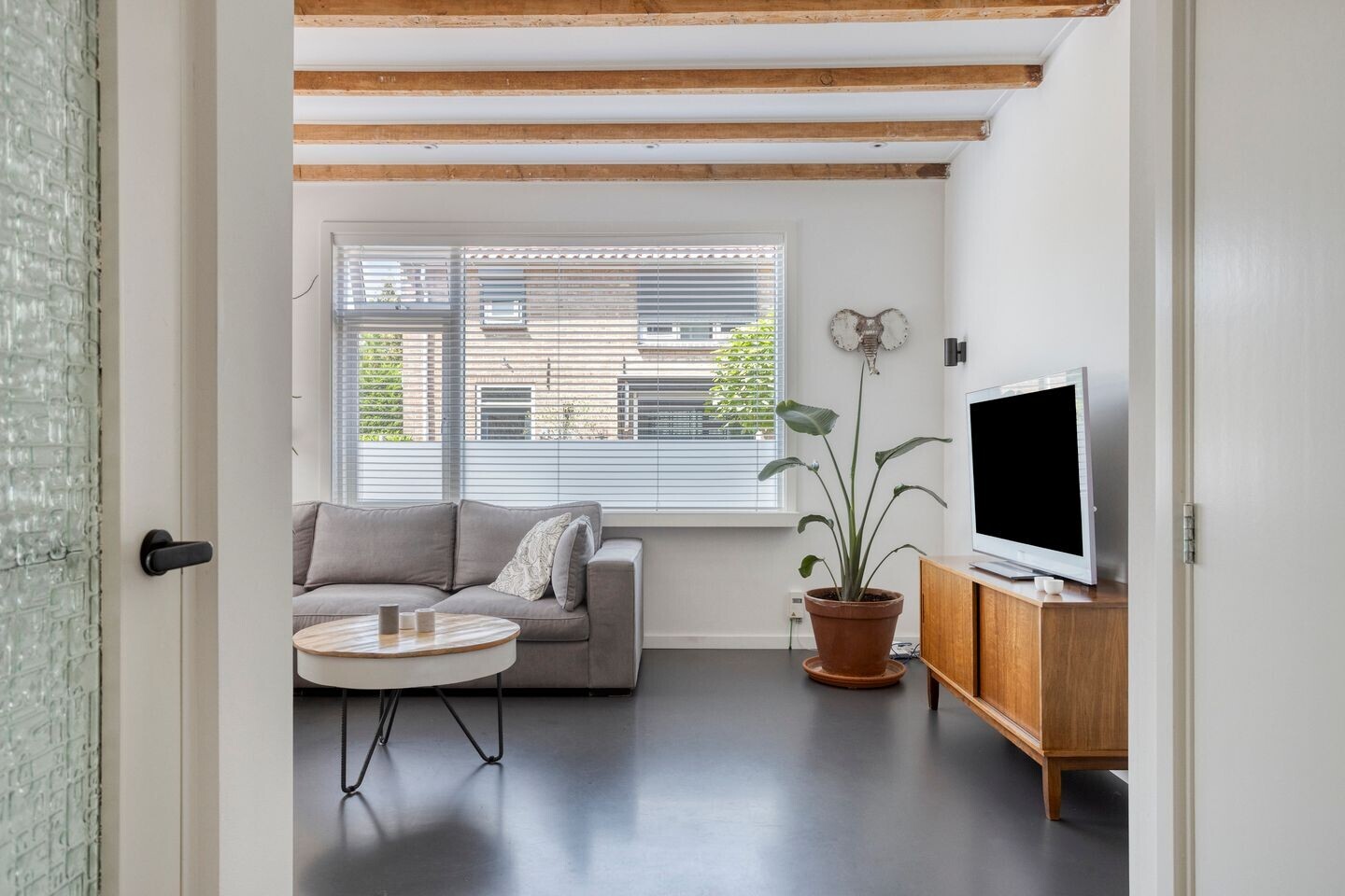 Twee-onder-één-kap te koop: Wilhelmina Geevestraat 38, Poortugaal