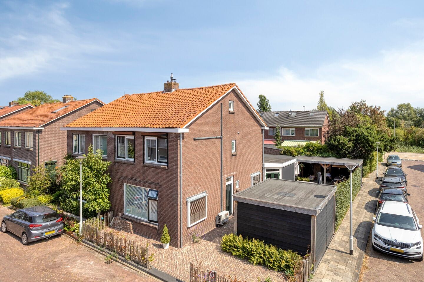 Twee-onder-één-kap te koop: Wilhelmina Geevestraat 38, Poortugaal