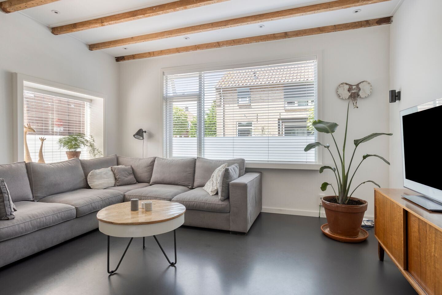 Twee-onder-één-kap te koop: Wilhelmina Geevestraat 38, Poortugaal