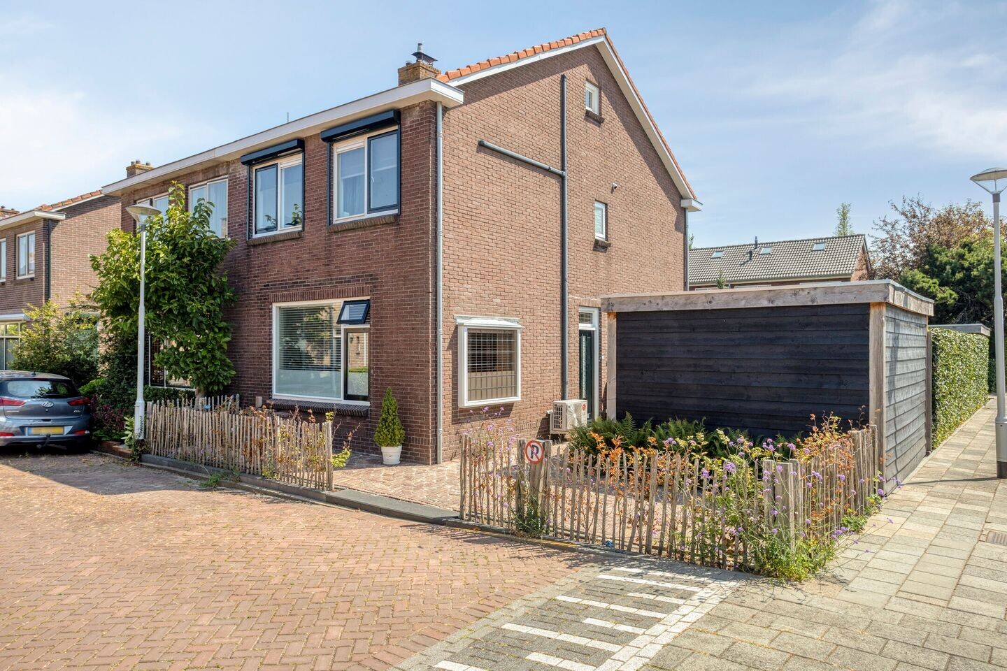 Twee-onder-één-kap te koop: Wilhelmina Geevestraat 38, Poortugaal