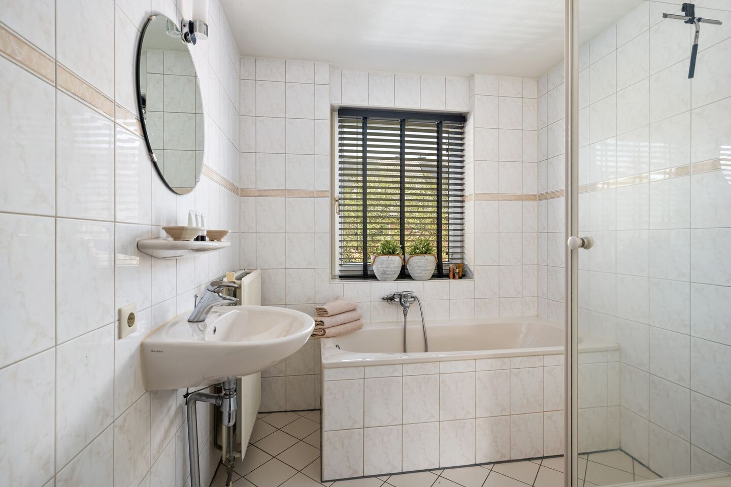 Tussenwoning te koop: Nicolaas van Puttenstraat 49, Poortugaal