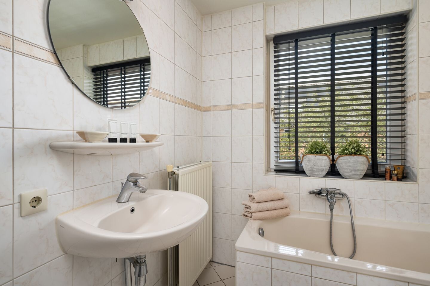 Tussenwoning te koop: Nicolaas van Puttenstraat 49, Poortugaal