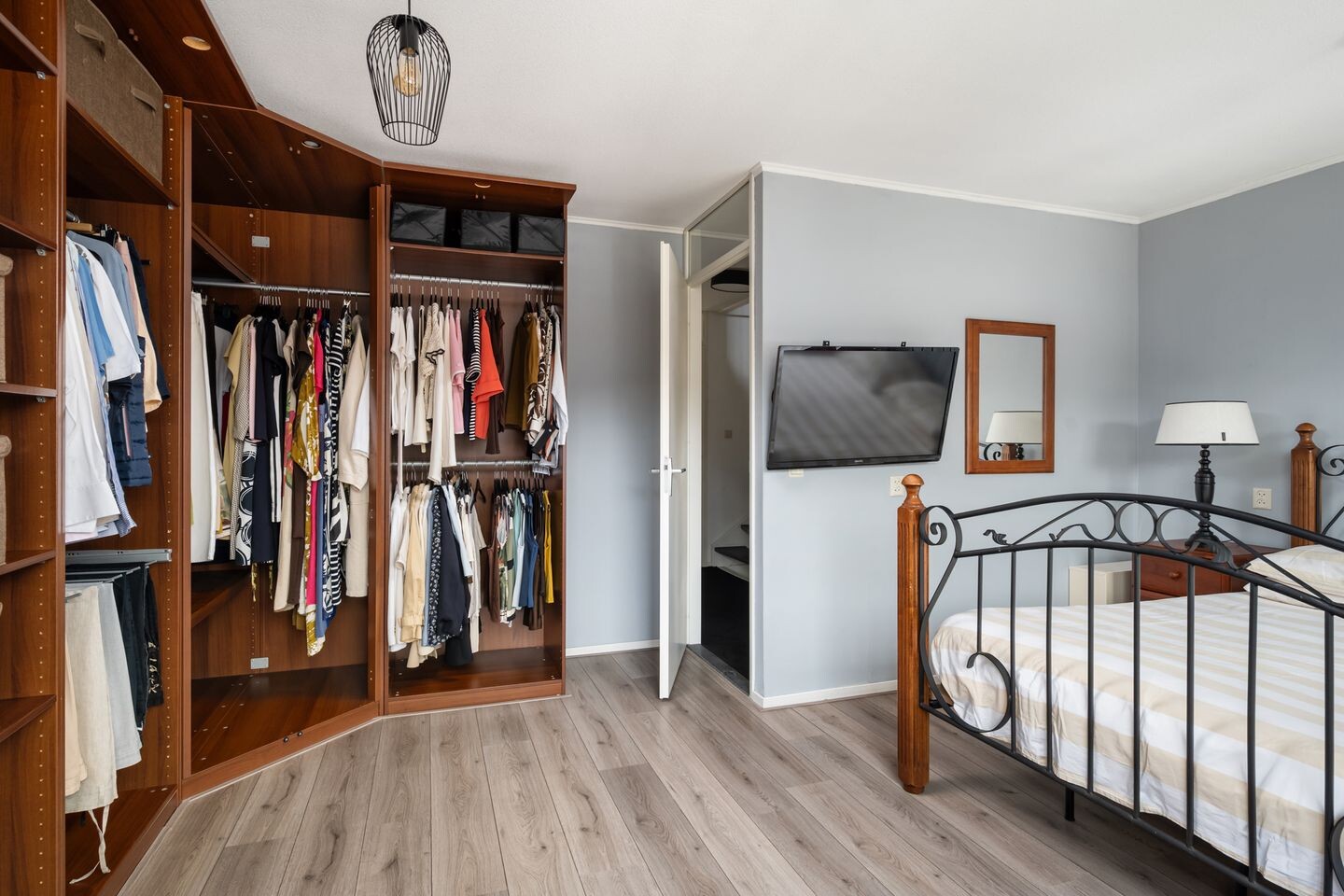 Tussenwoning te koop: Nicolaas van Puttenstraat 49, Poortugaal