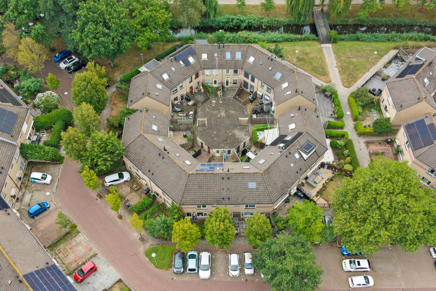Tussenwoning te koop: Verschansing 9, Rozenburg
