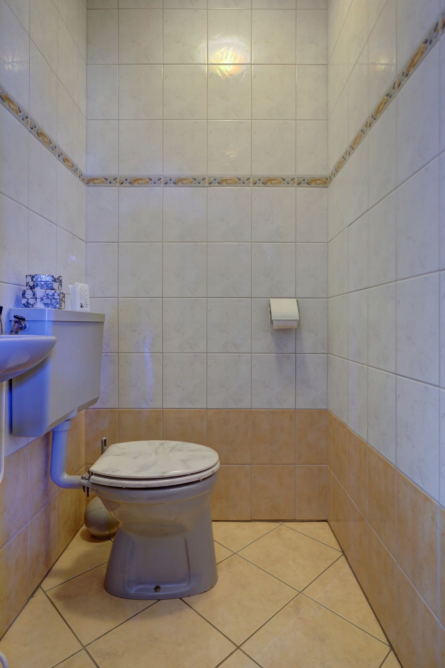 Tussenwoning te koop: Watersnip 18, Rozenburg