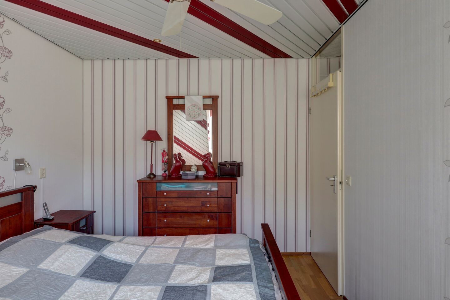 Tussenwoning te koop: Watersnip 18, Rozenburg