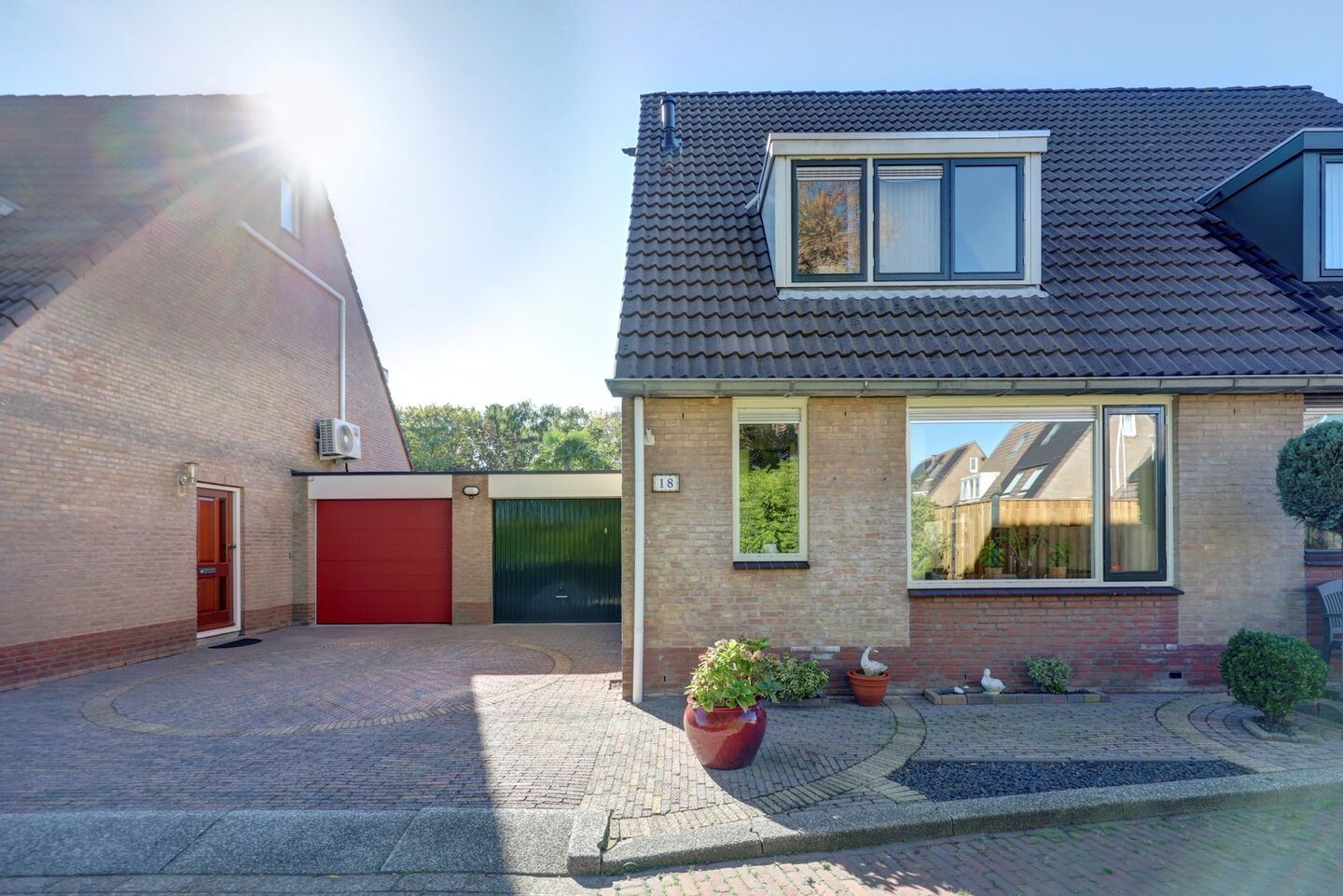 Tussenwoning te koop: Watersnip 18, Rozenburg