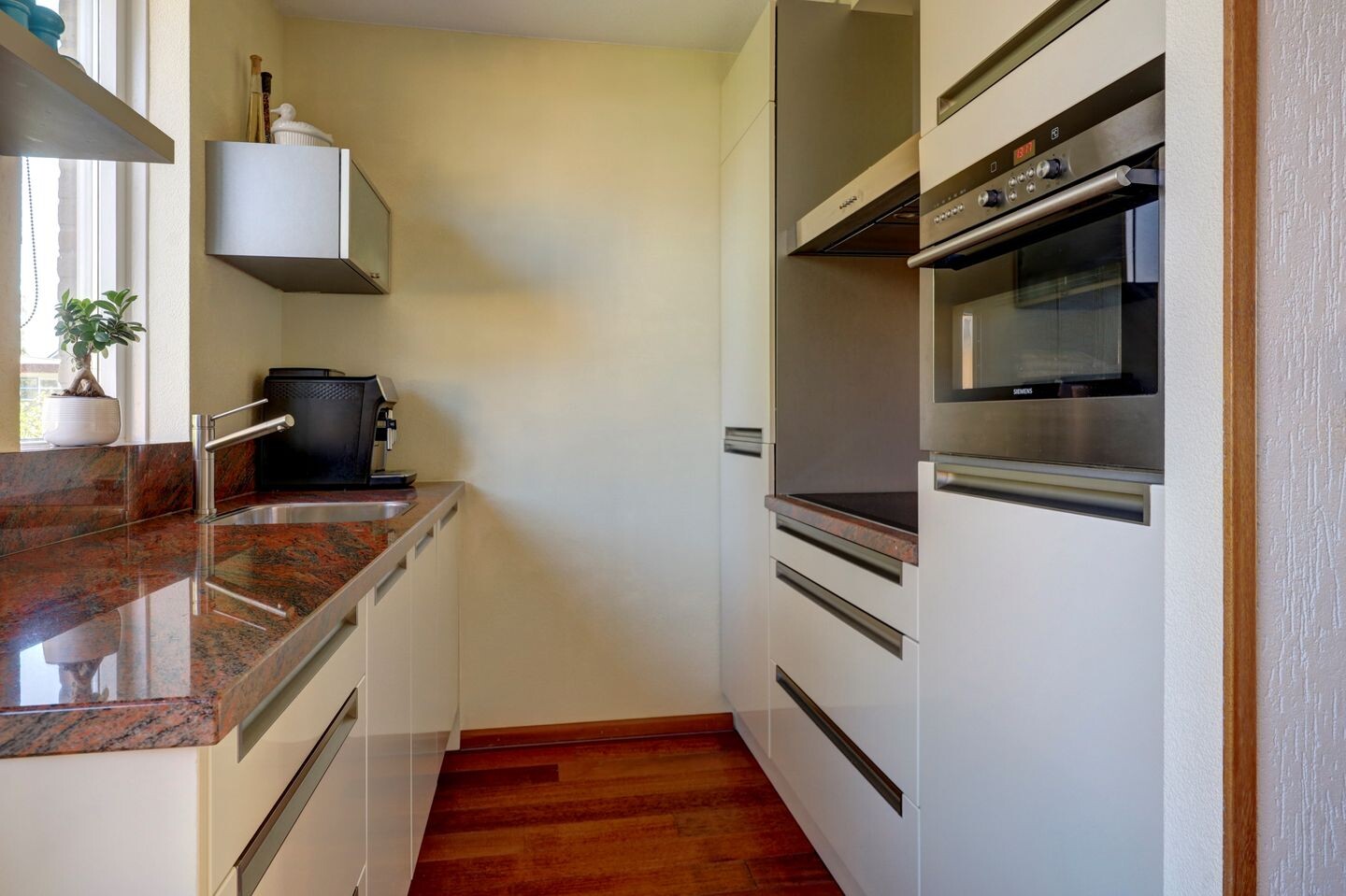 Tussenwoning te koop: Watersnip 18, Rozenburg