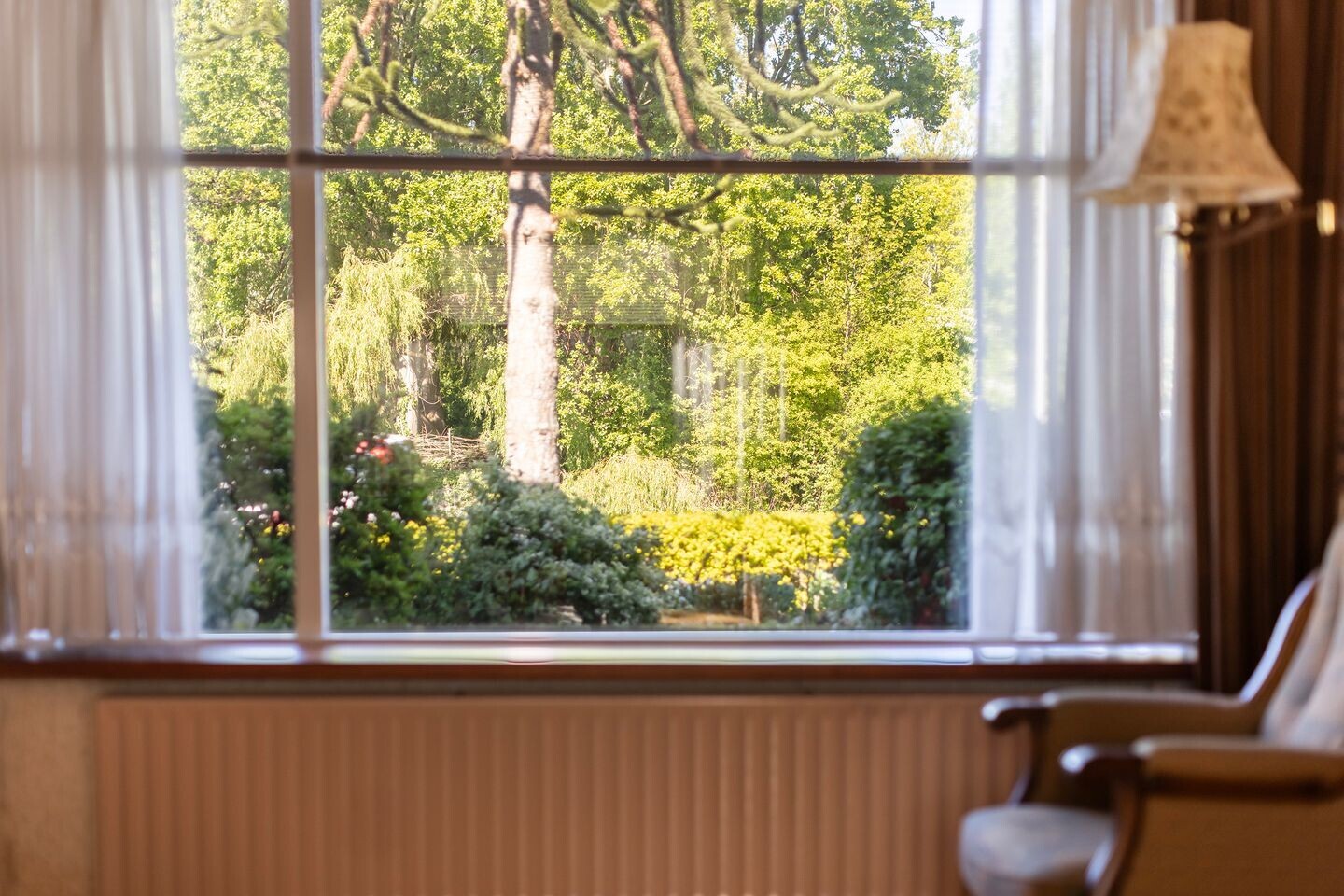 Tussenwoning te koop: Esdoornlaan 32, Rozenburg