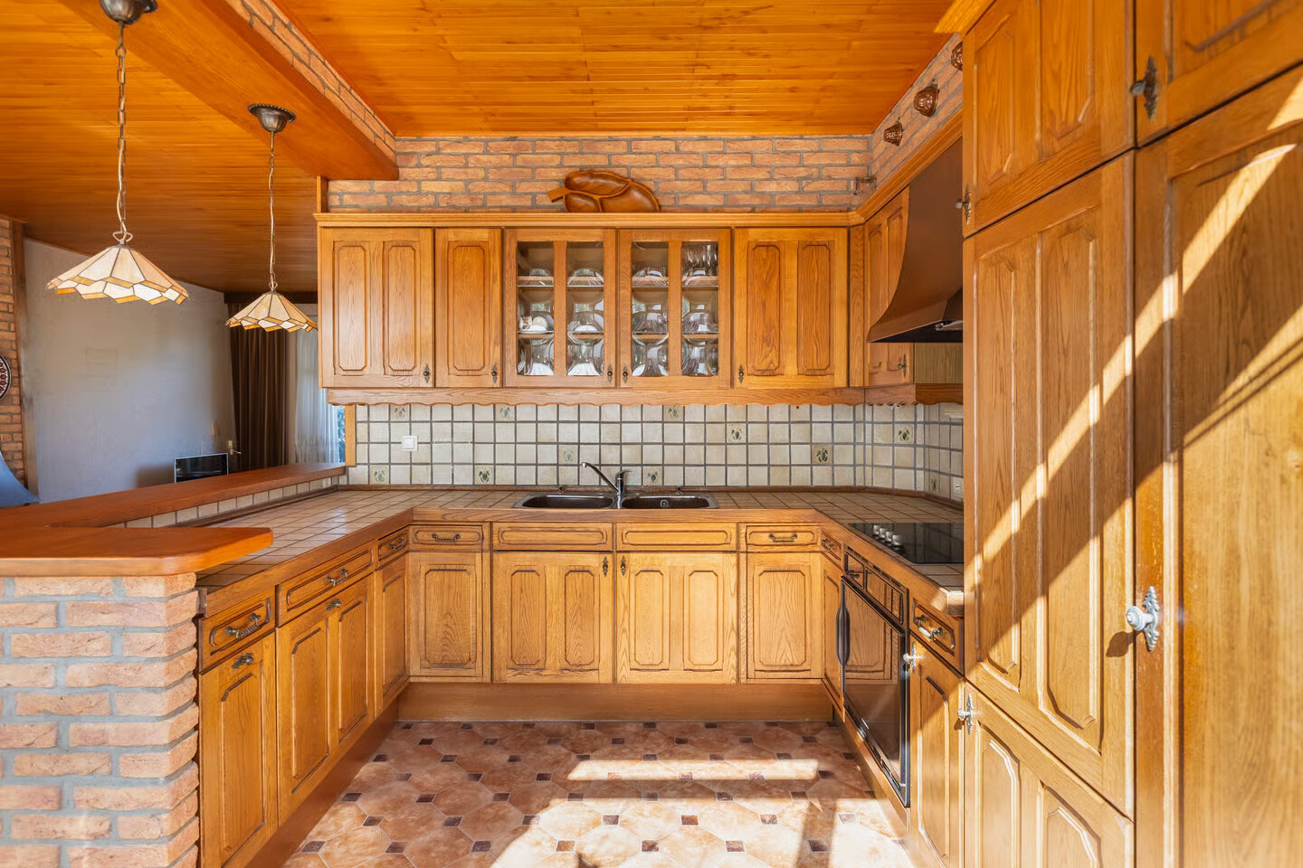 Tussenwoning te koop: Esdoornlaan 32, Rozenburg