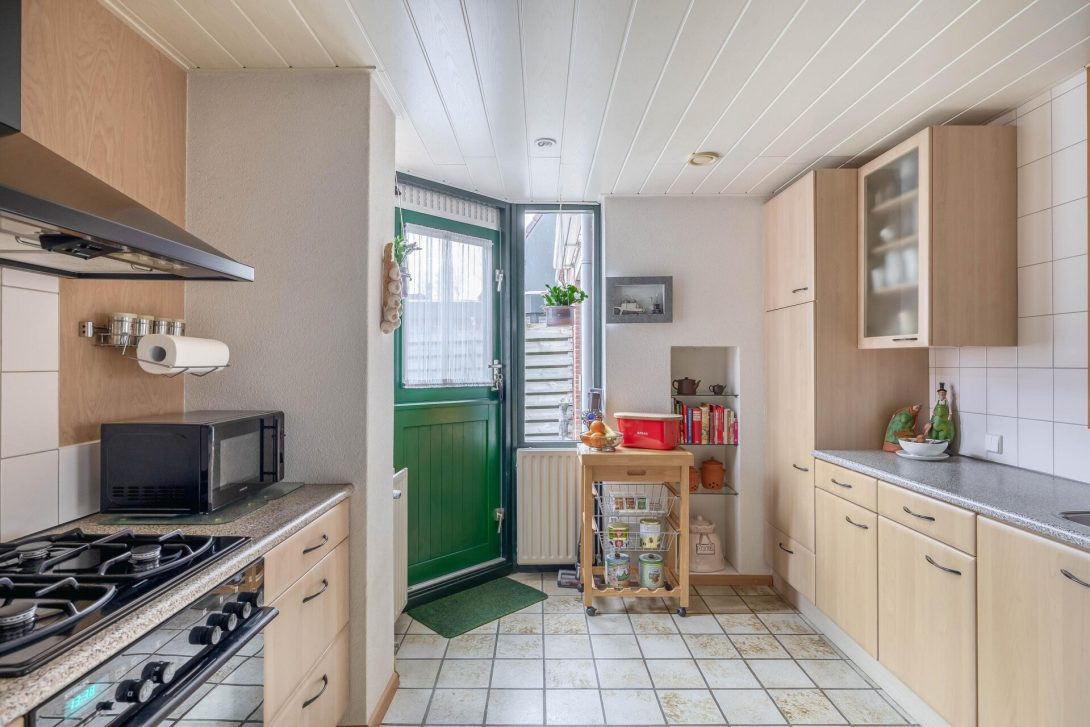 Tussenwoning te koop: Tureluur 32, Hoogvliet Rotterdam