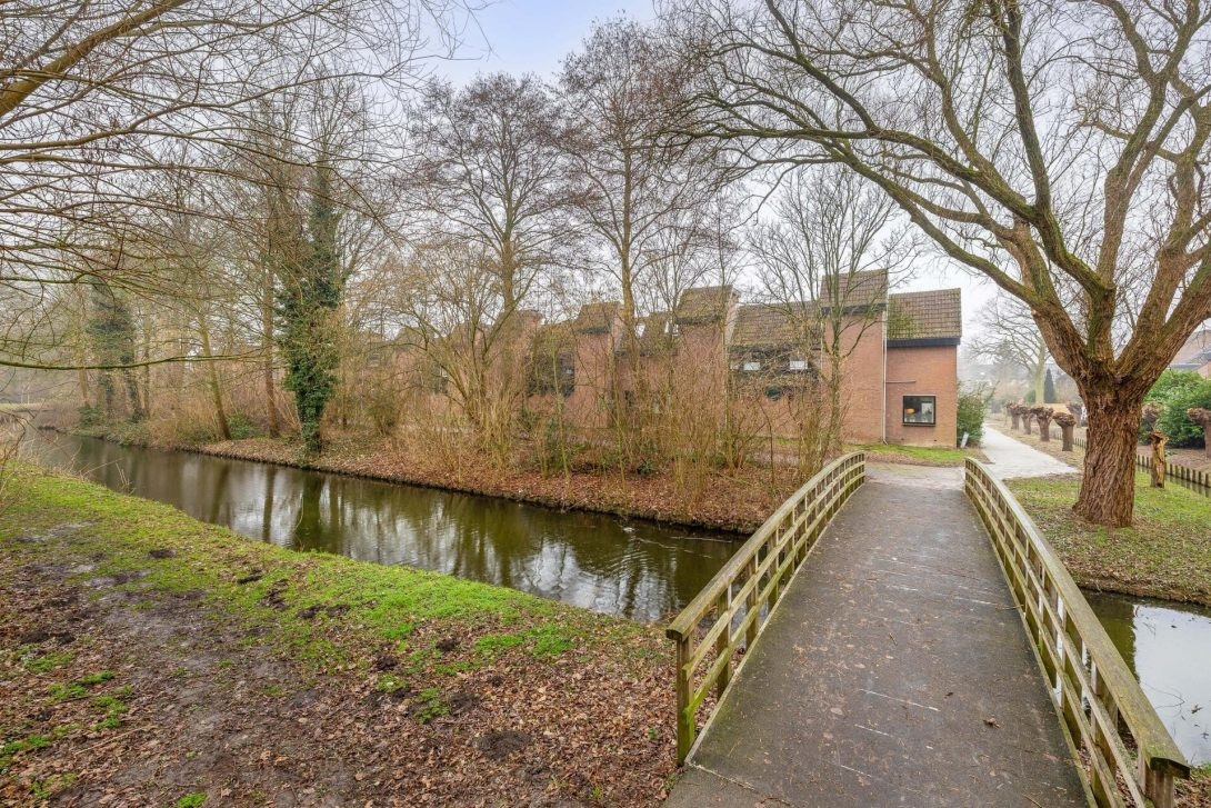 Tussenwoning te koop: Tureluur 32, Hoogvliet Rotterdam