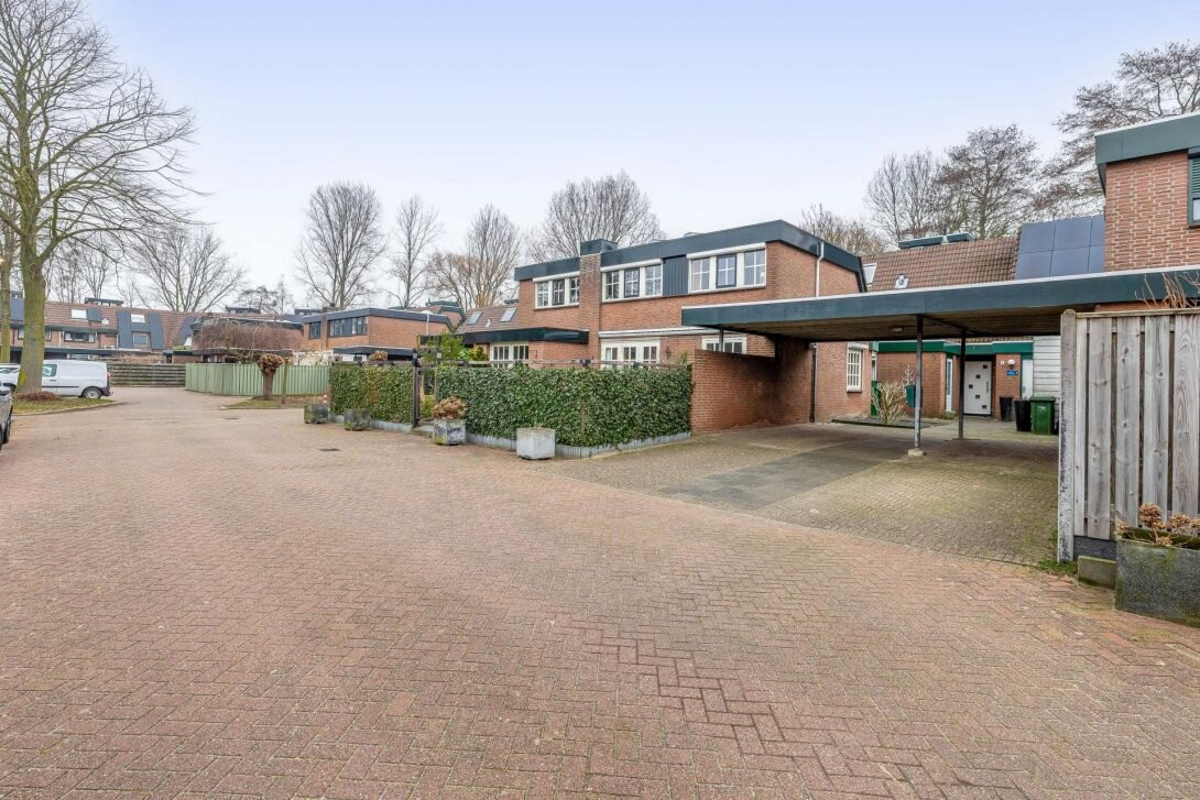 Tussenwoning te koop: Tureluur 32, Hoogvliet Rotterdam