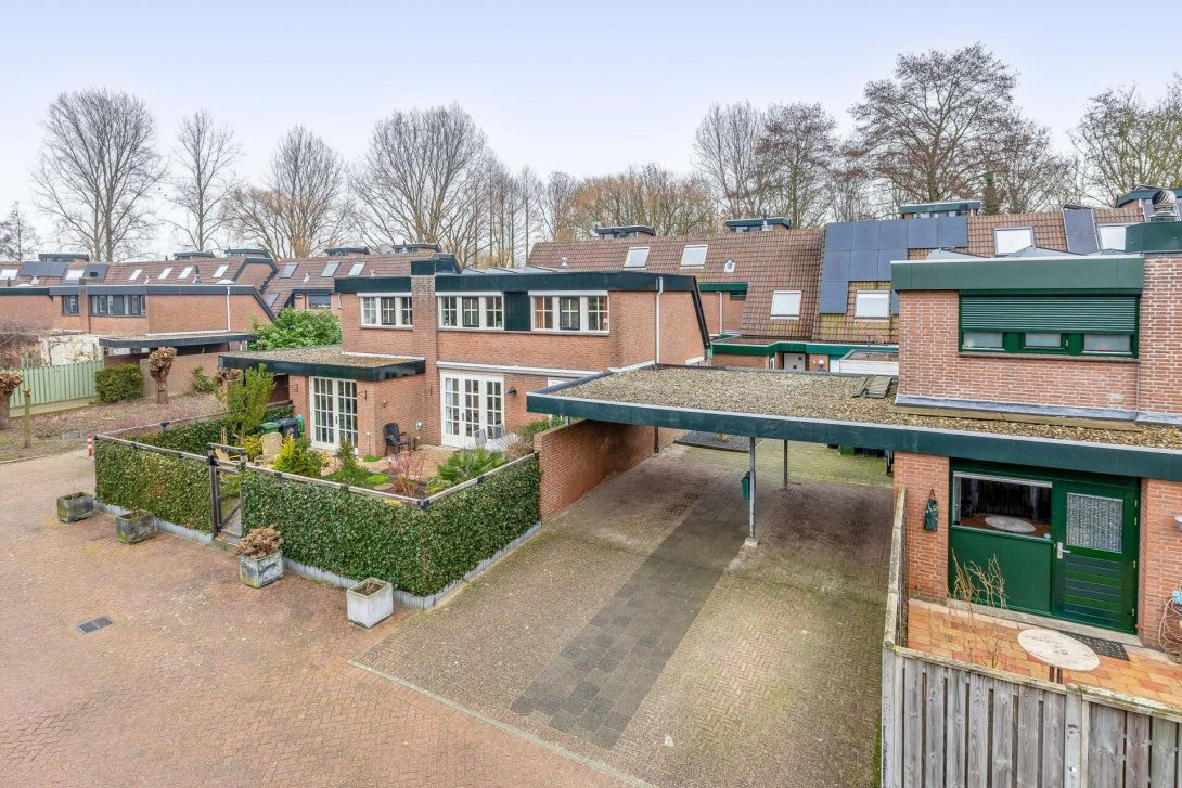 Tussenwoning te koop: Tureluur 32, Hoogvliet Rotterdam