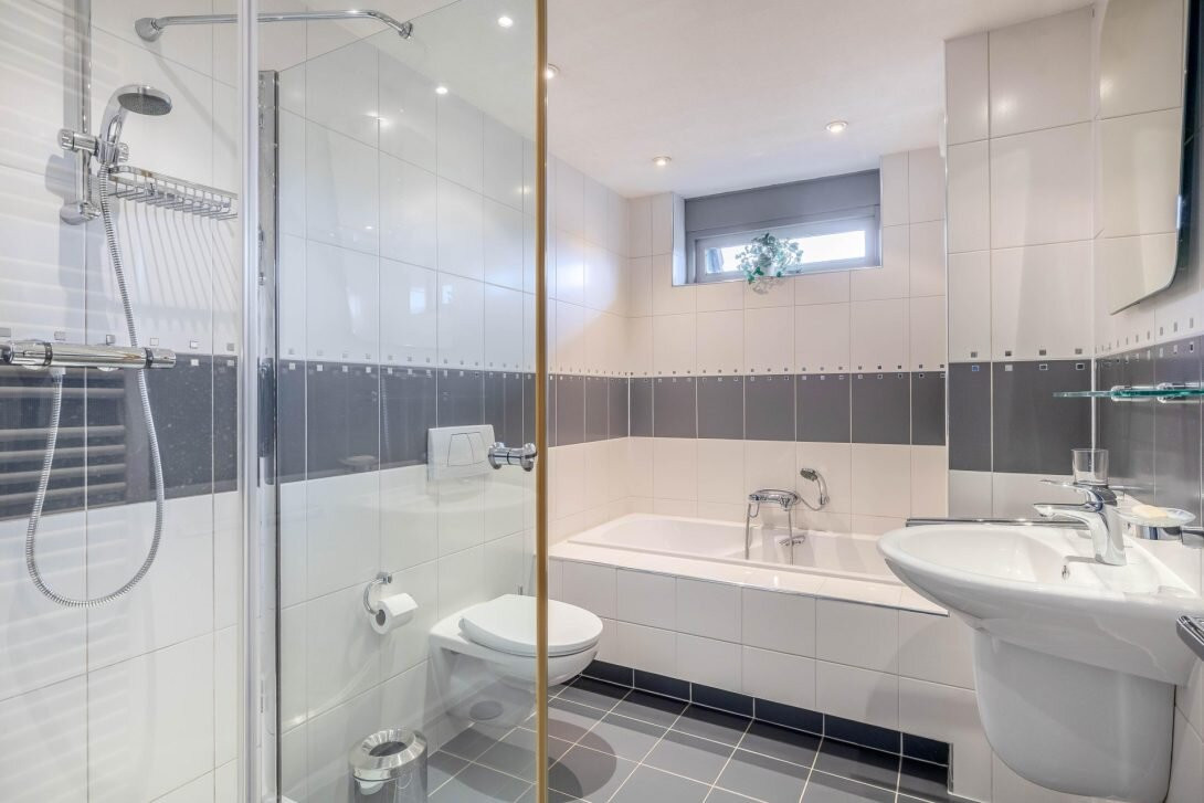 Tussenwoning te koop: Tureluur 32, Hoogvliet Rotterdam
