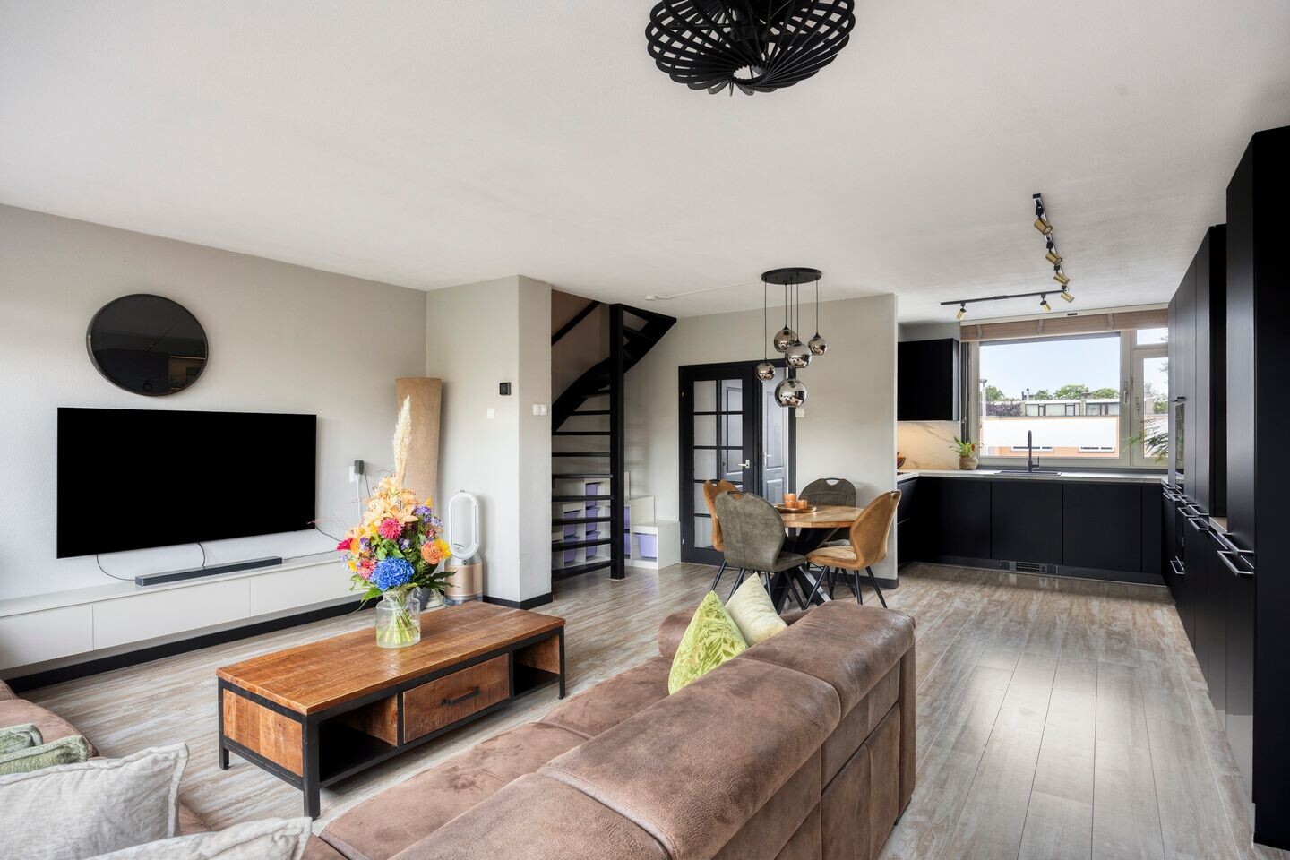 Appartement te koop: Kapittelhoek 12, Hoogvliet Rotterdam