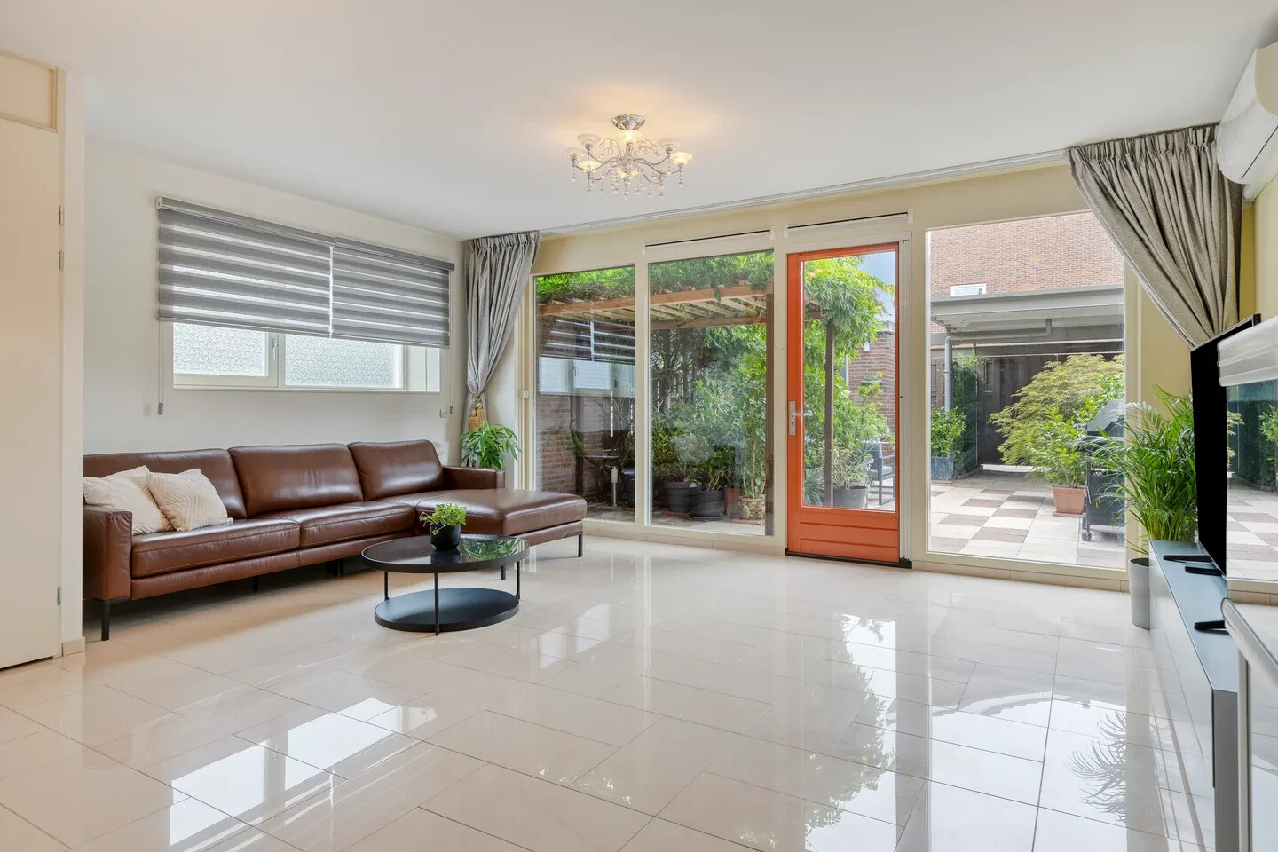 Hoekwoning te koop: Ondersim 131, Hoogvliet Rotterdam