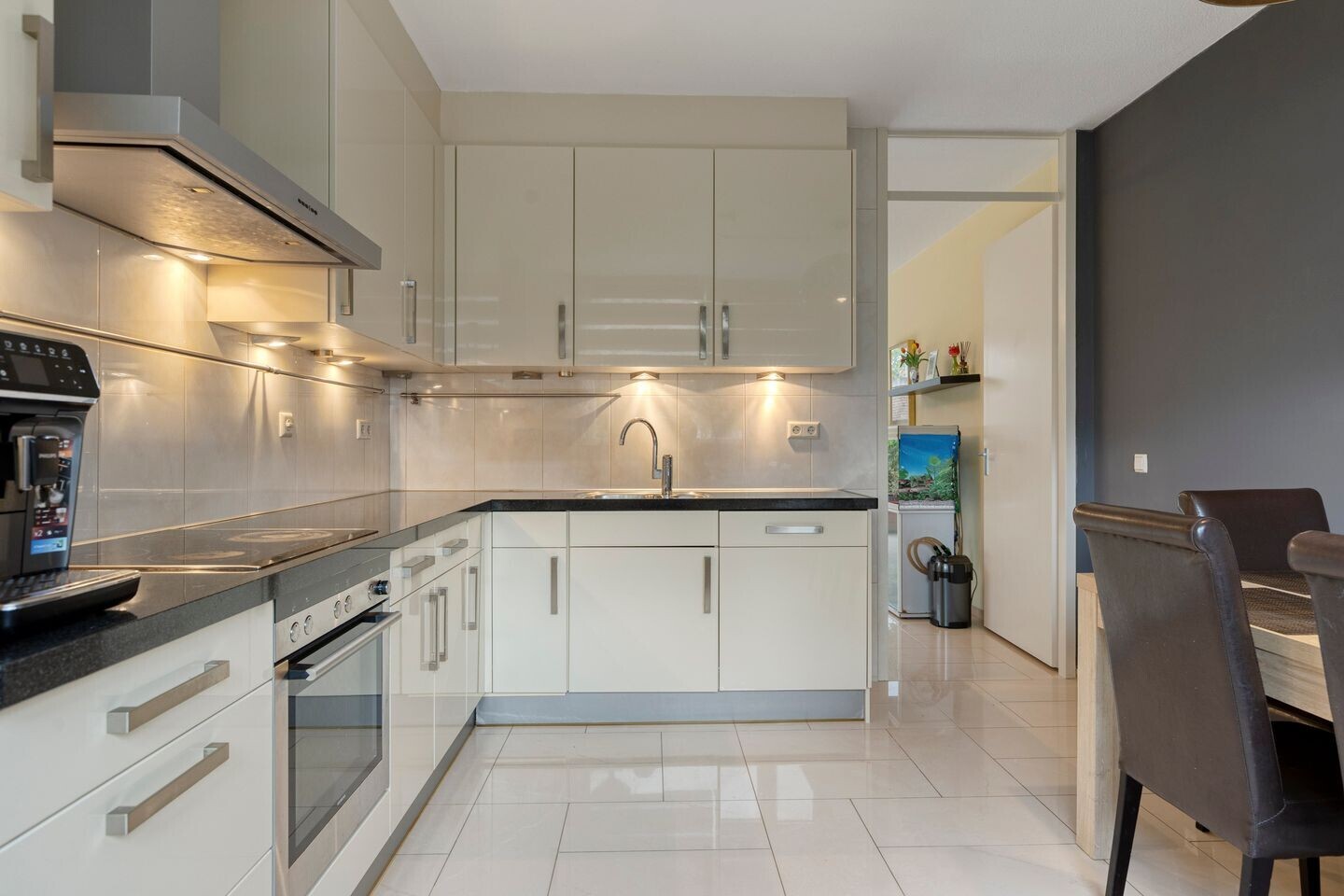 Hoekwoning te koop: Ondersim 131, Hoogvliet Rotterdam