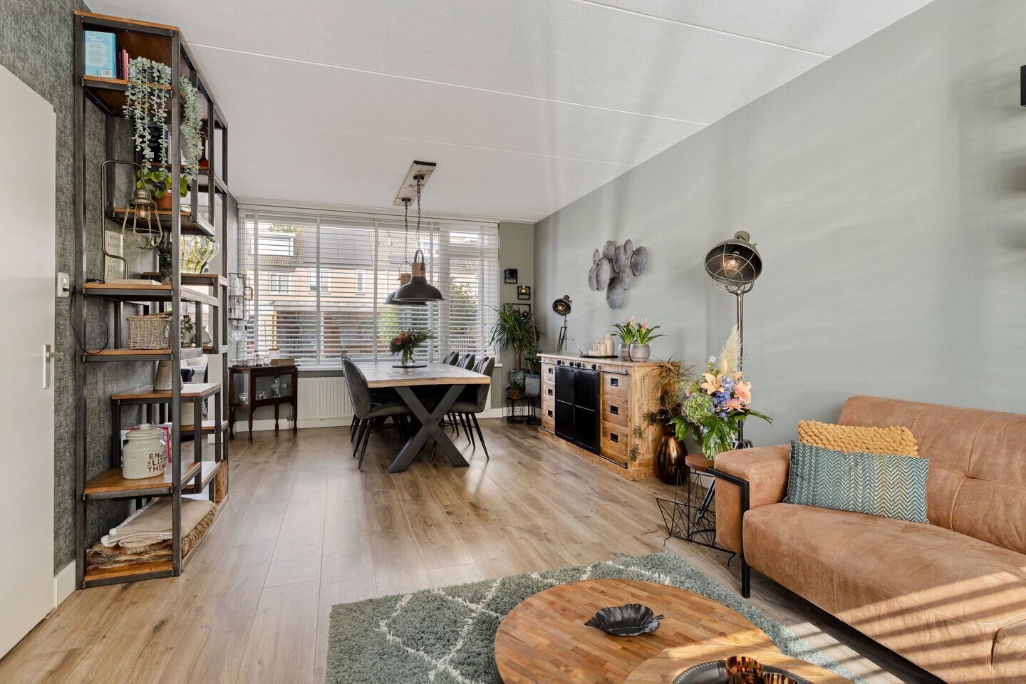 Tussenwoning te koop: Bongweg 8, Hoogvliet Rotterdam