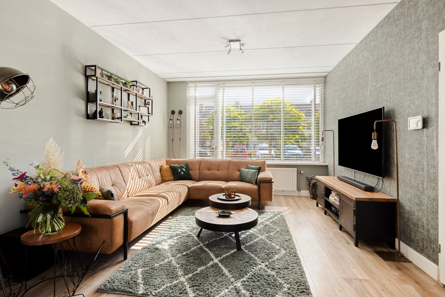 Tussenwoning te koop: Bongweg 8, Hoogvliet Rotterdam