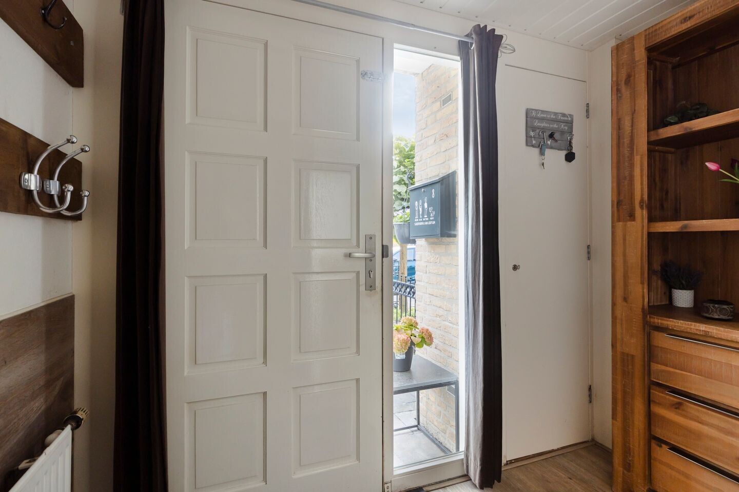 Tussenwoning te koop: Bongweg 8, Hoogvliet Rotterdam
