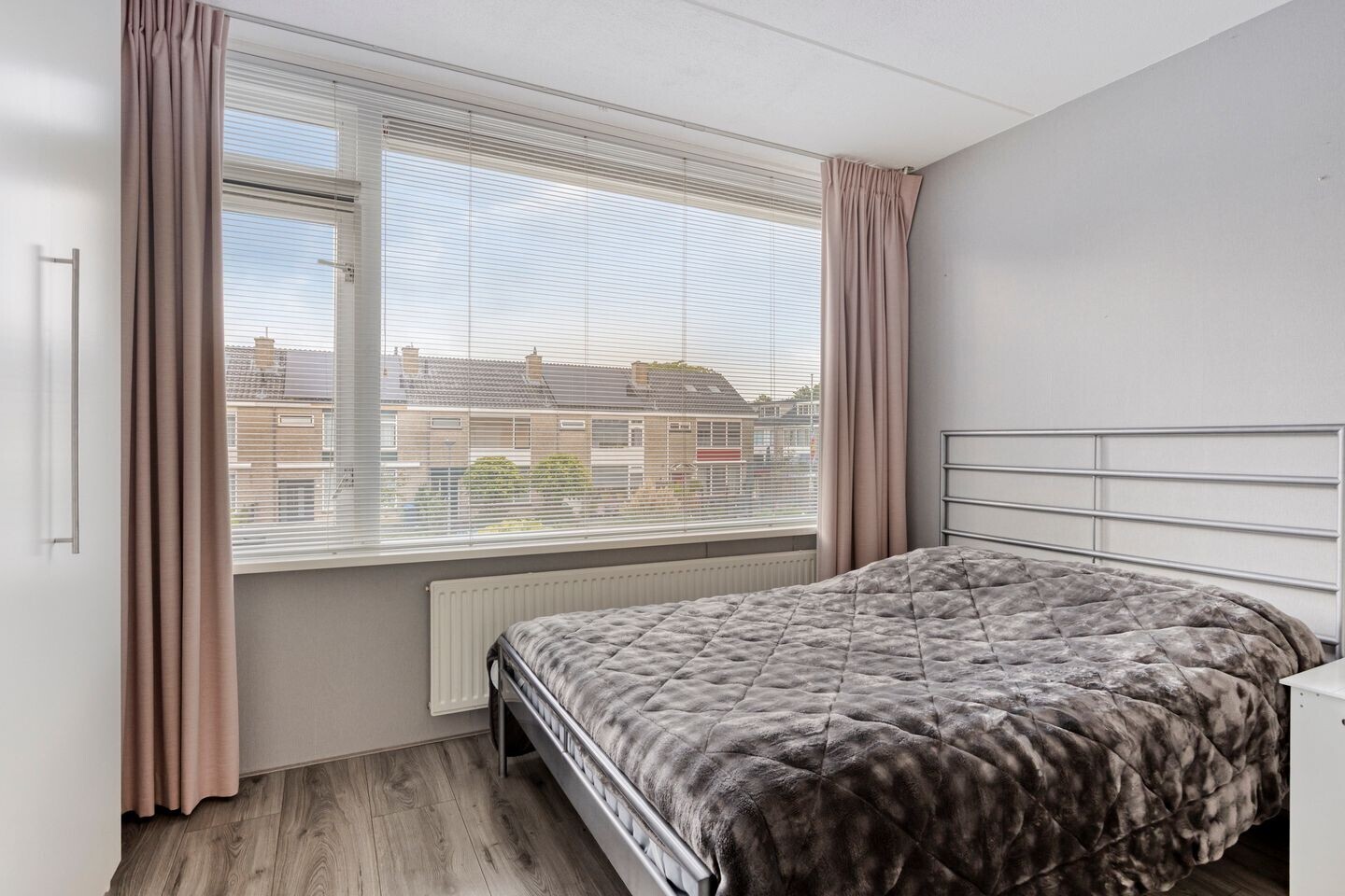 Tussenwoning te koop: Bongweg 8, Hoogvliet Rotterdam