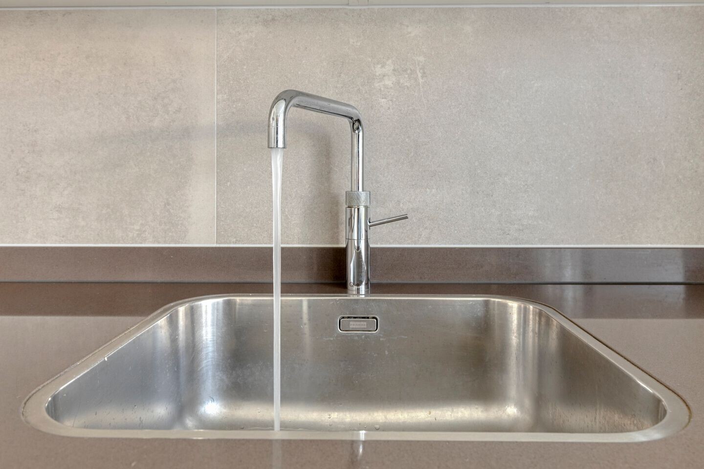 Tussenwoning te koop: Bongweg 8, Hoogvliet Rotterdam