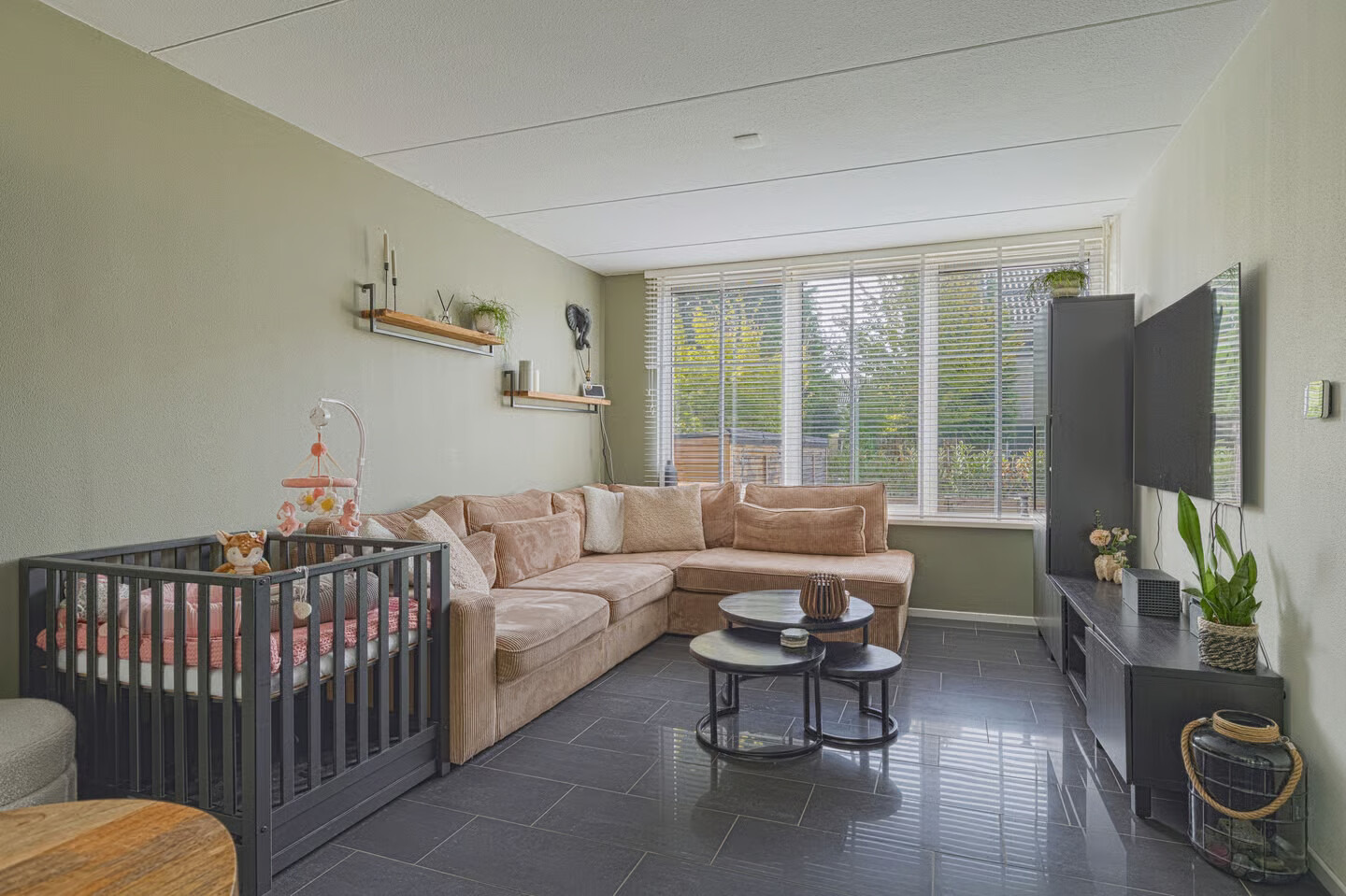 Tussenwoning te koop: Bongweg 84, Hoogvliet Rotterdam