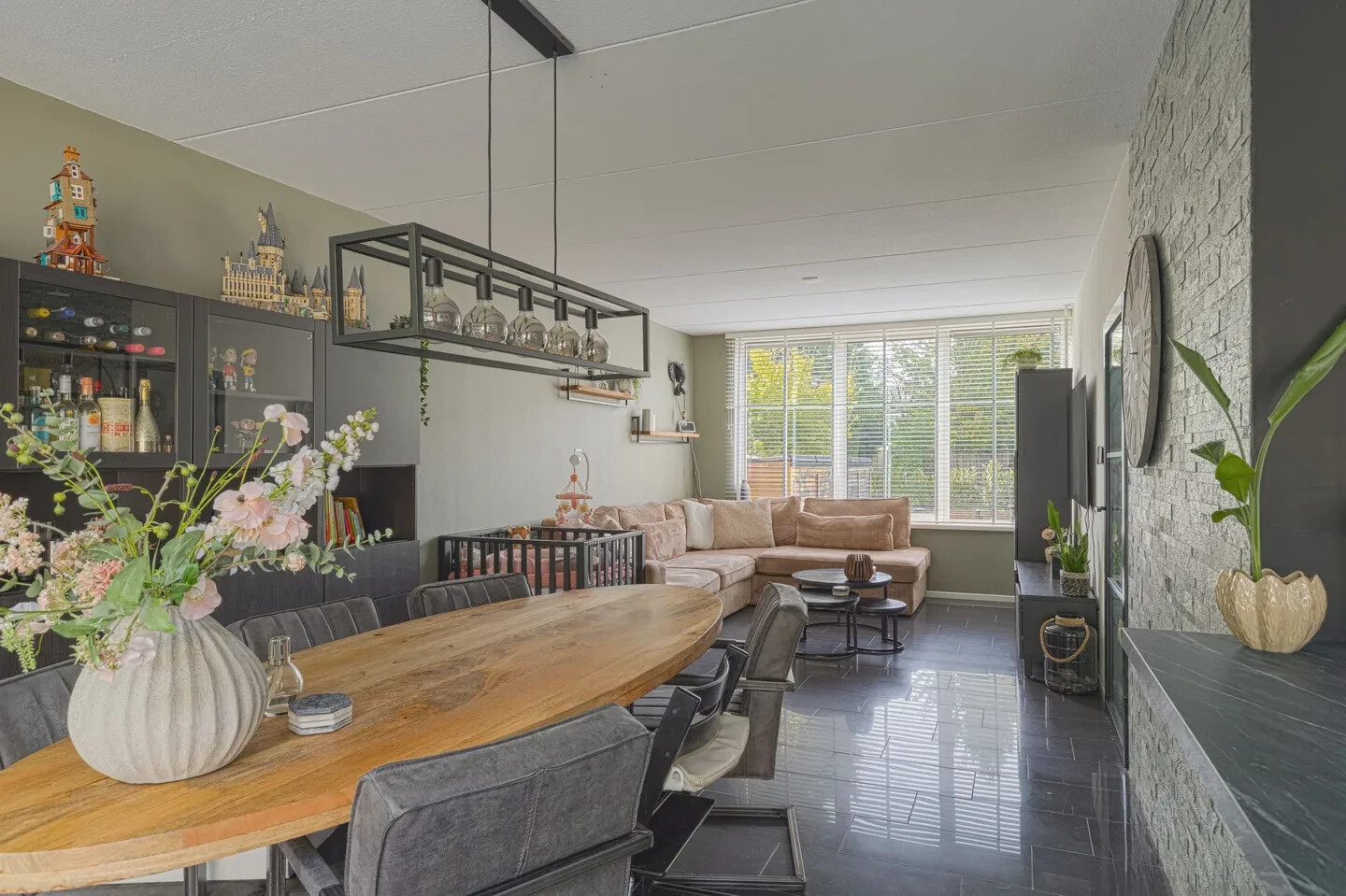 Tussenwoning te koop: Bongweg 84, Hoogvliet Rotterdam
