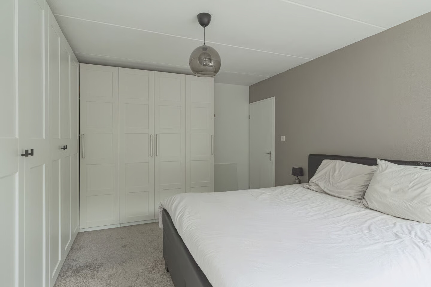 Tussenwoning te koop: Bongweg 84, Hoogvliet Rotterdam