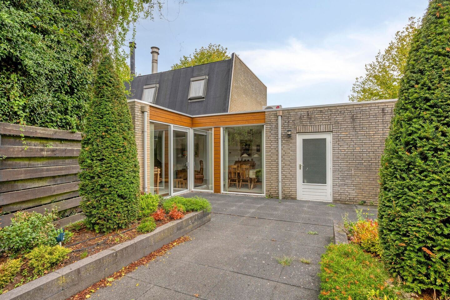 Tussenwoning te koop: Posweg 235, Hoogvliet Rotterdam