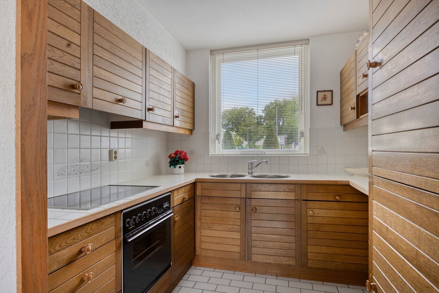 Tussenwoning te koop: Posweg 235, Hoogvliet Rotterdam