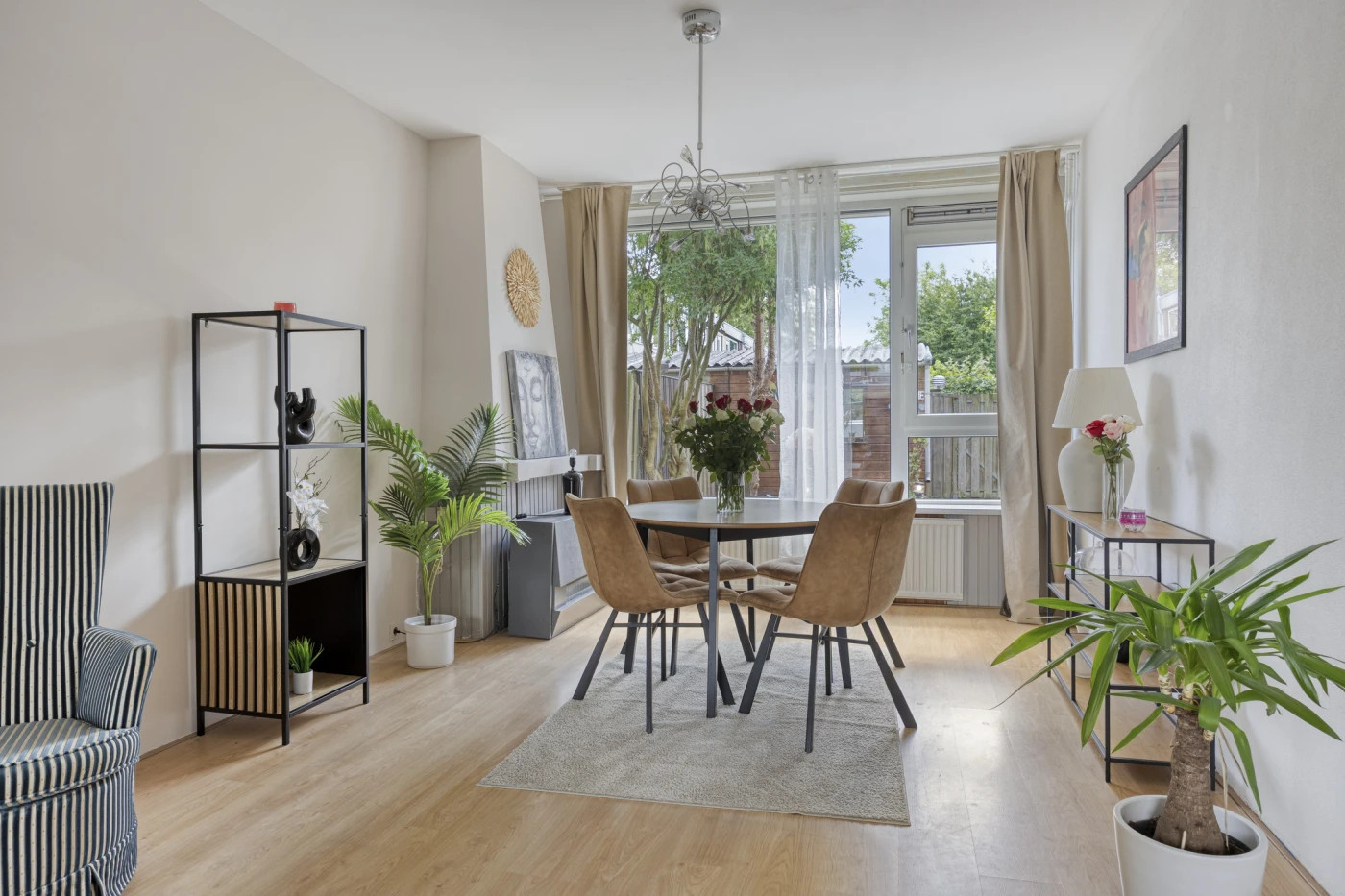 Tussenwoning te koop: Harderpad 8, Hoogvliet Rotterdam