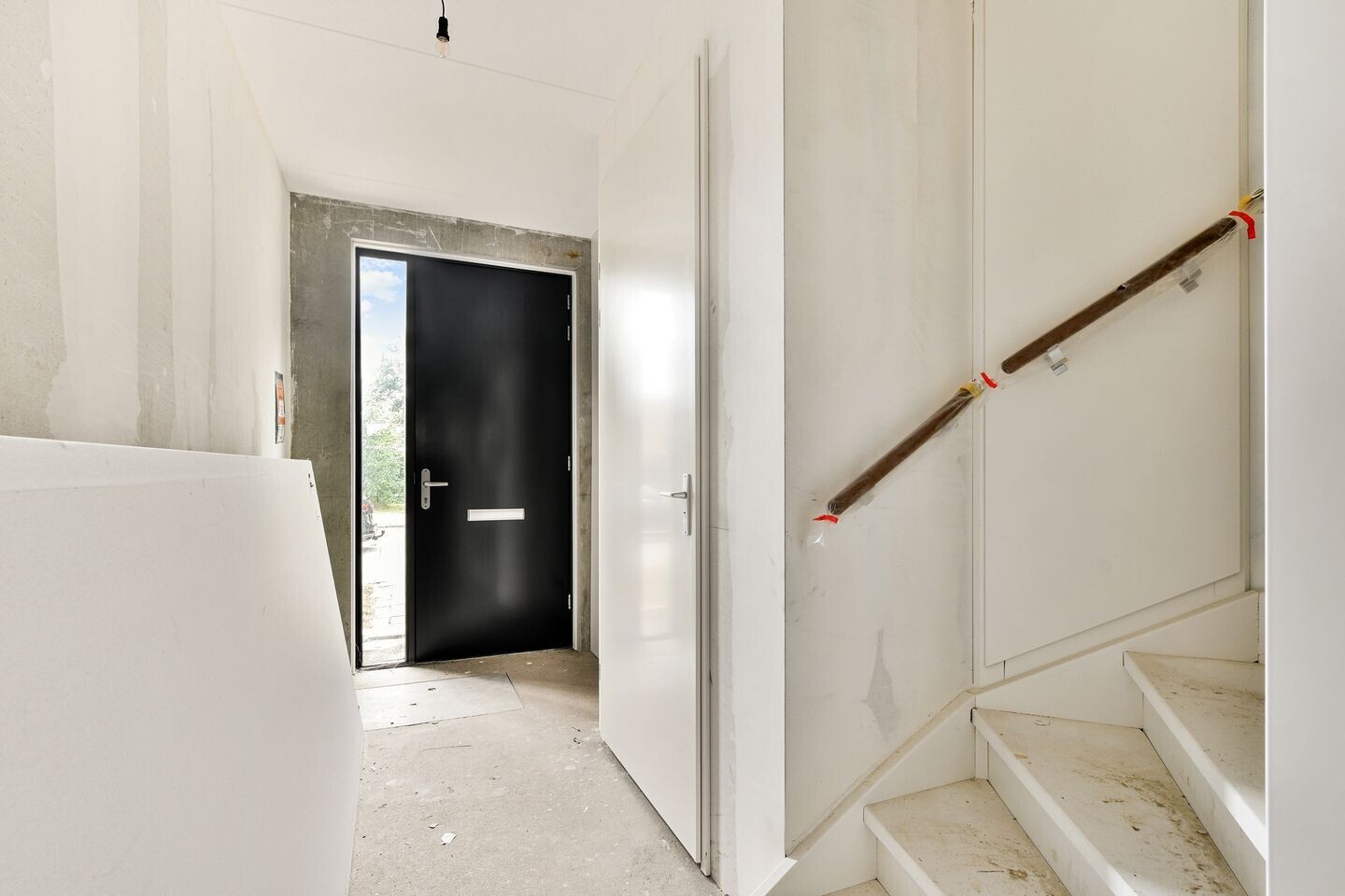 Tussenwoning te koop: Baarsweg 227, Hoogvliet Rotterdam