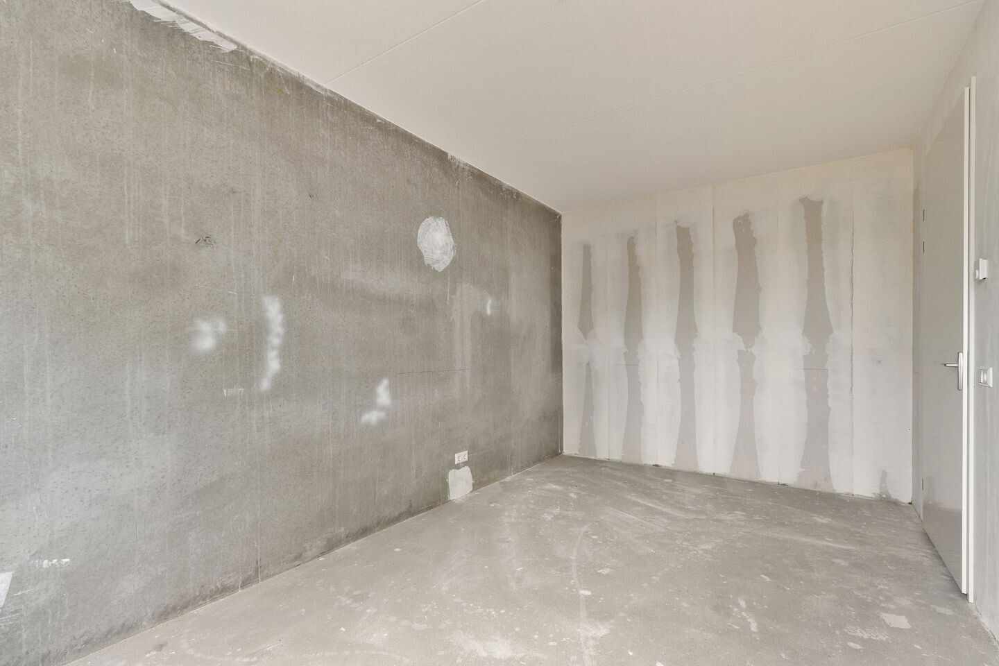 Tussenwoning te koop: Baarsweg 227, Hoogvliet Rotterdam