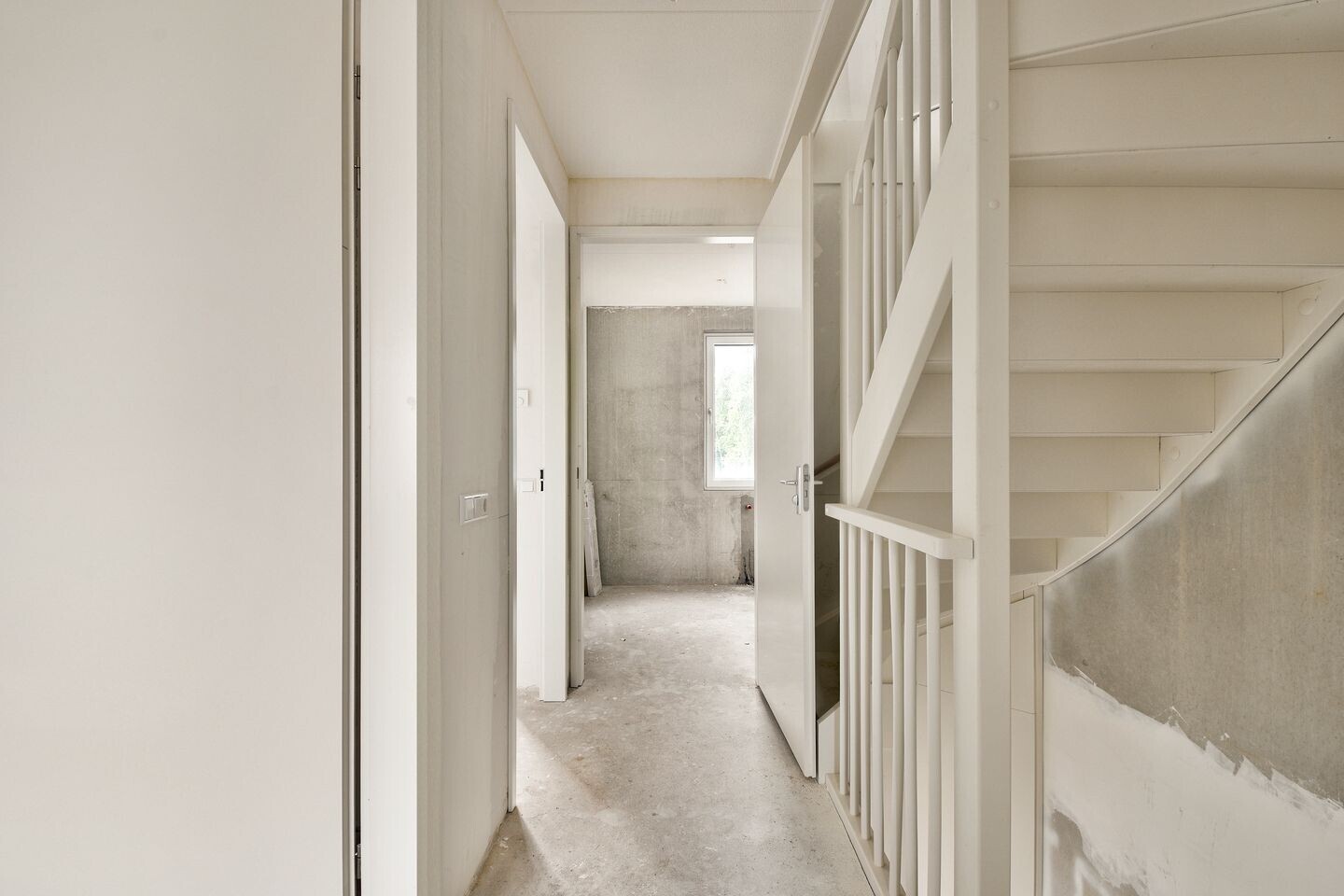Tussenwoning te koop: Baarsweg 227, Hoogvliet Rotterdam