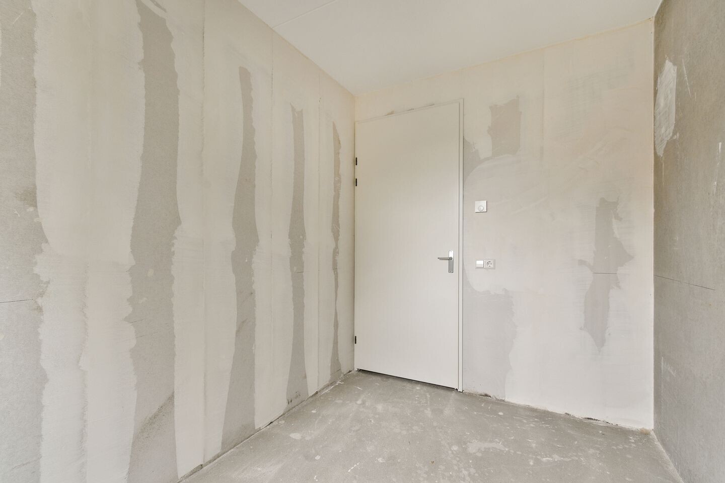 Tussenwoning te koop: Baarsweg 227, Hoogvliet Rotterdam