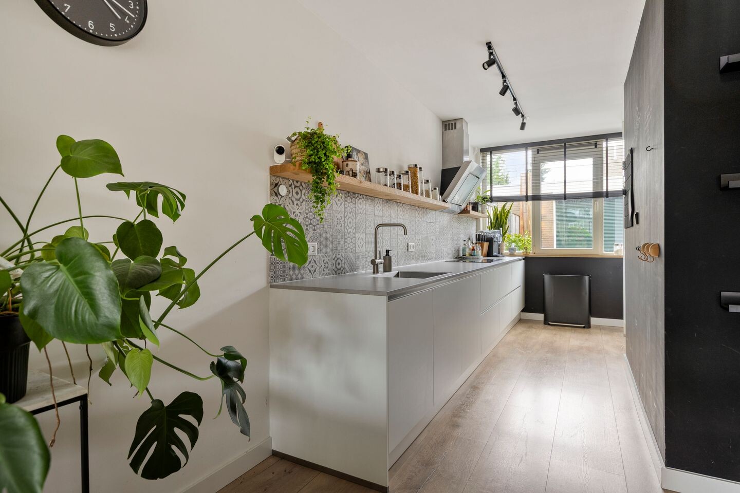 Tussenwoning te koop: Kaar 67, Hoogvliet Rotterdam