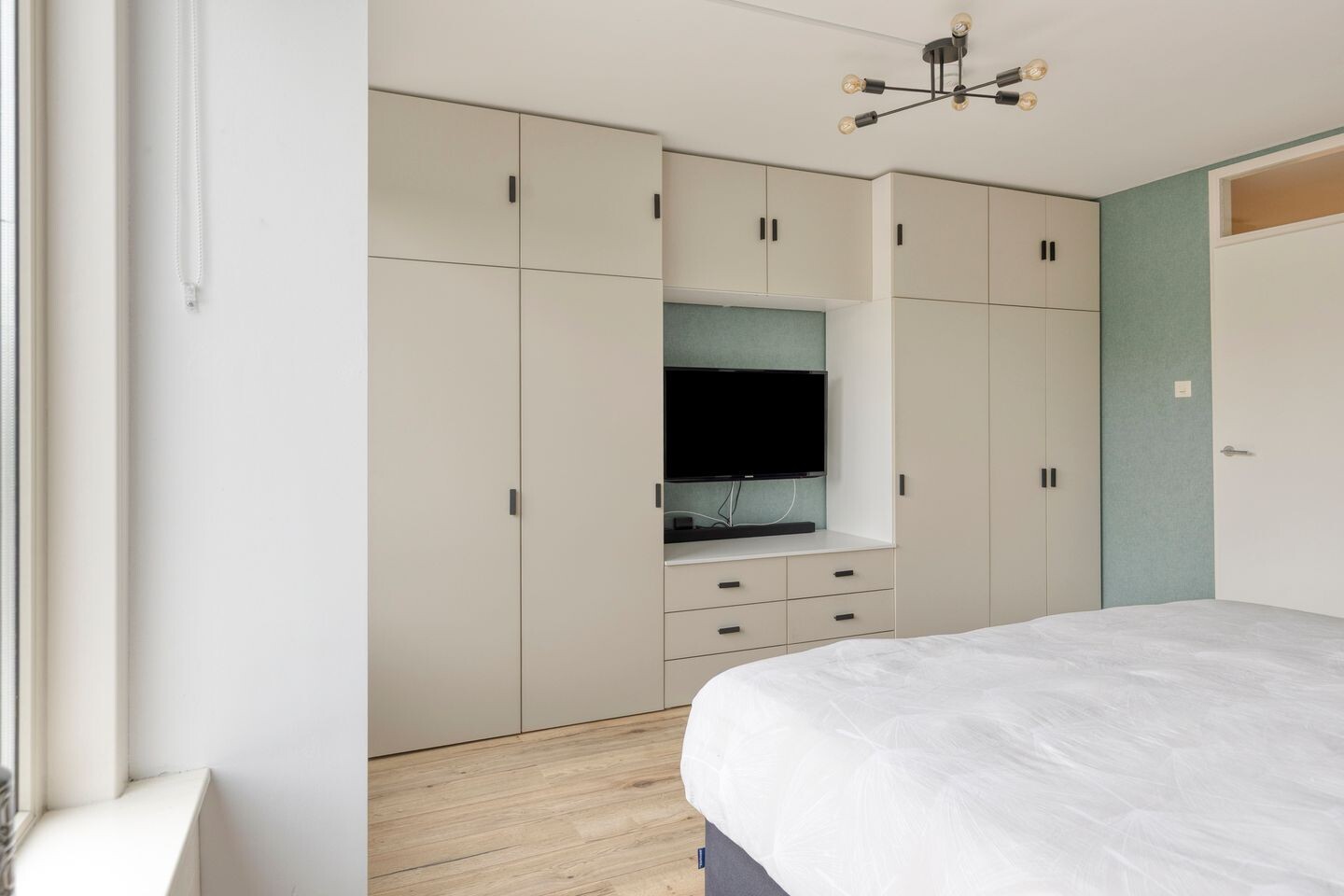 Tussenwoning te koop: Kaar 67, Hoogvliet Rotterdam