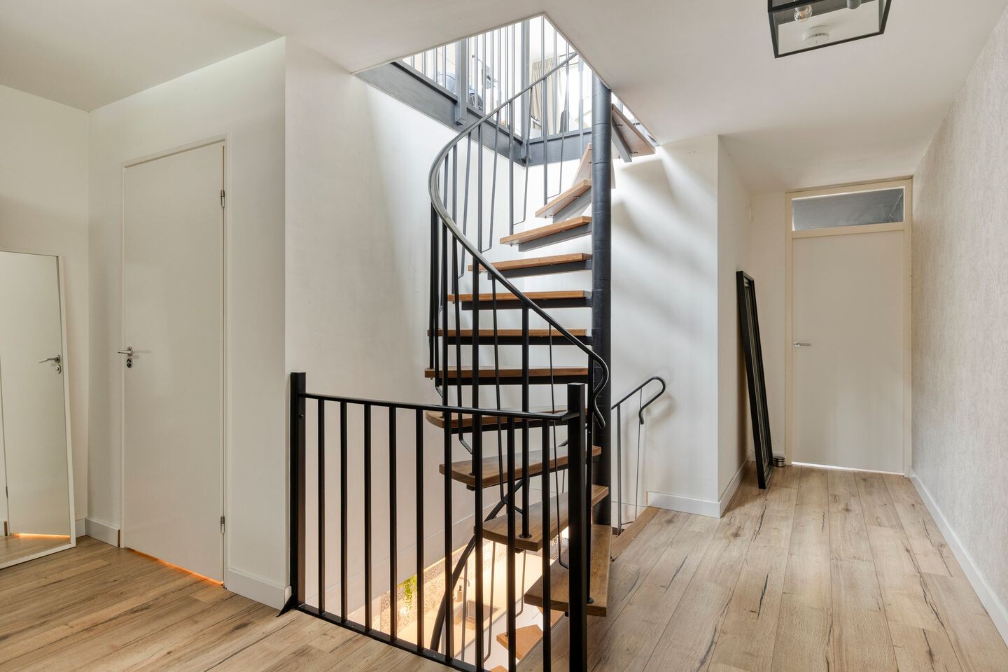 Tussenwoning te koop: Kaar 67, Hoogvliet Rotterdam
