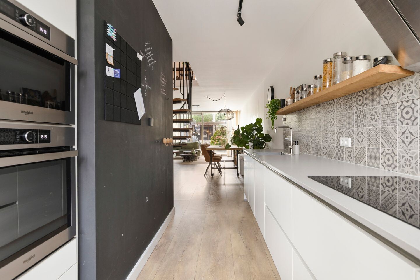 Tussenwoning te koop: Kaar 67, Hoogvliet Rotterdam